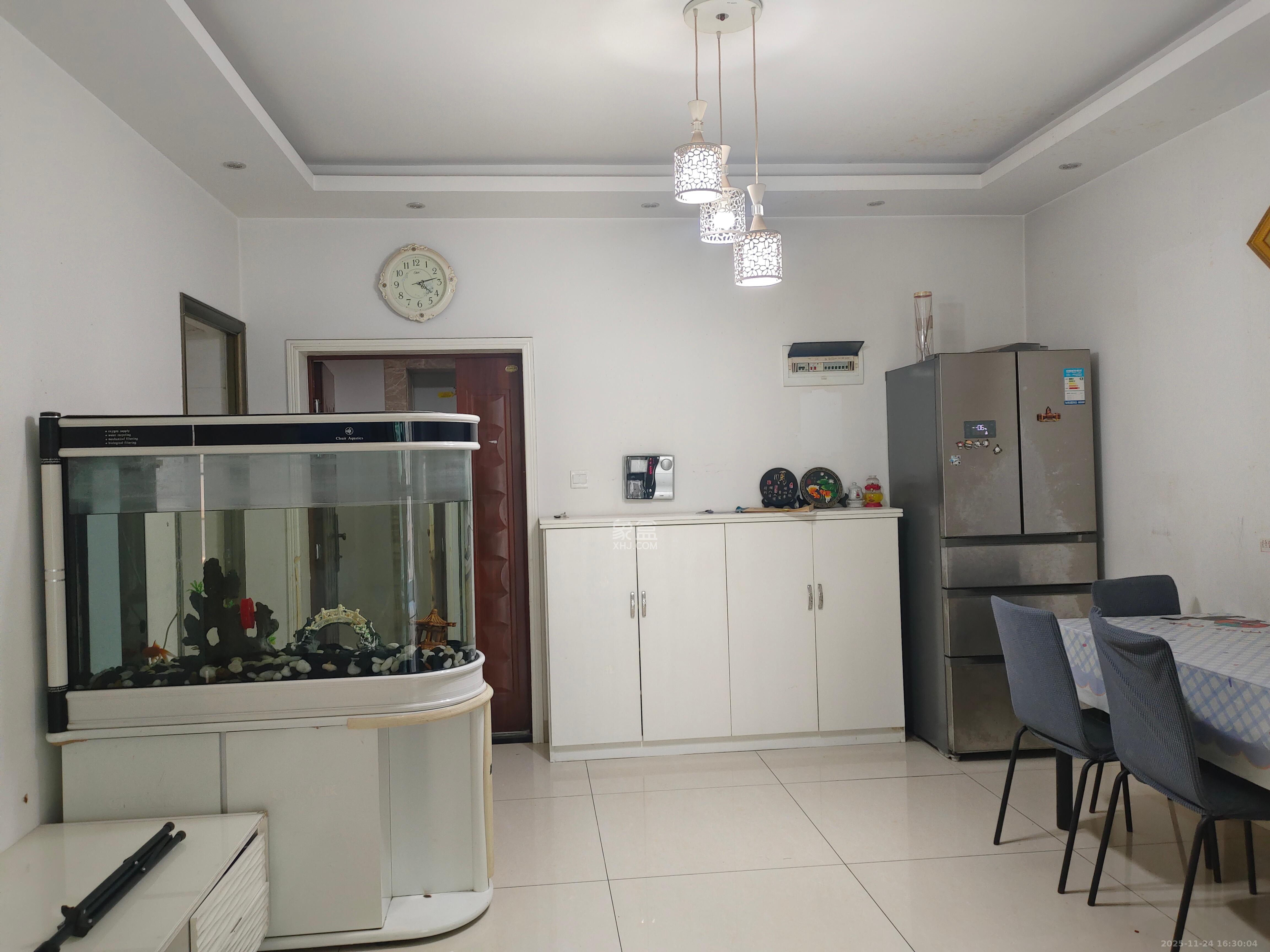 新城新世界一二三期 2室2厅1卫 2400.0元/月 新城新世界一二三期 2室2厅1卫 2400.0元/月室内图