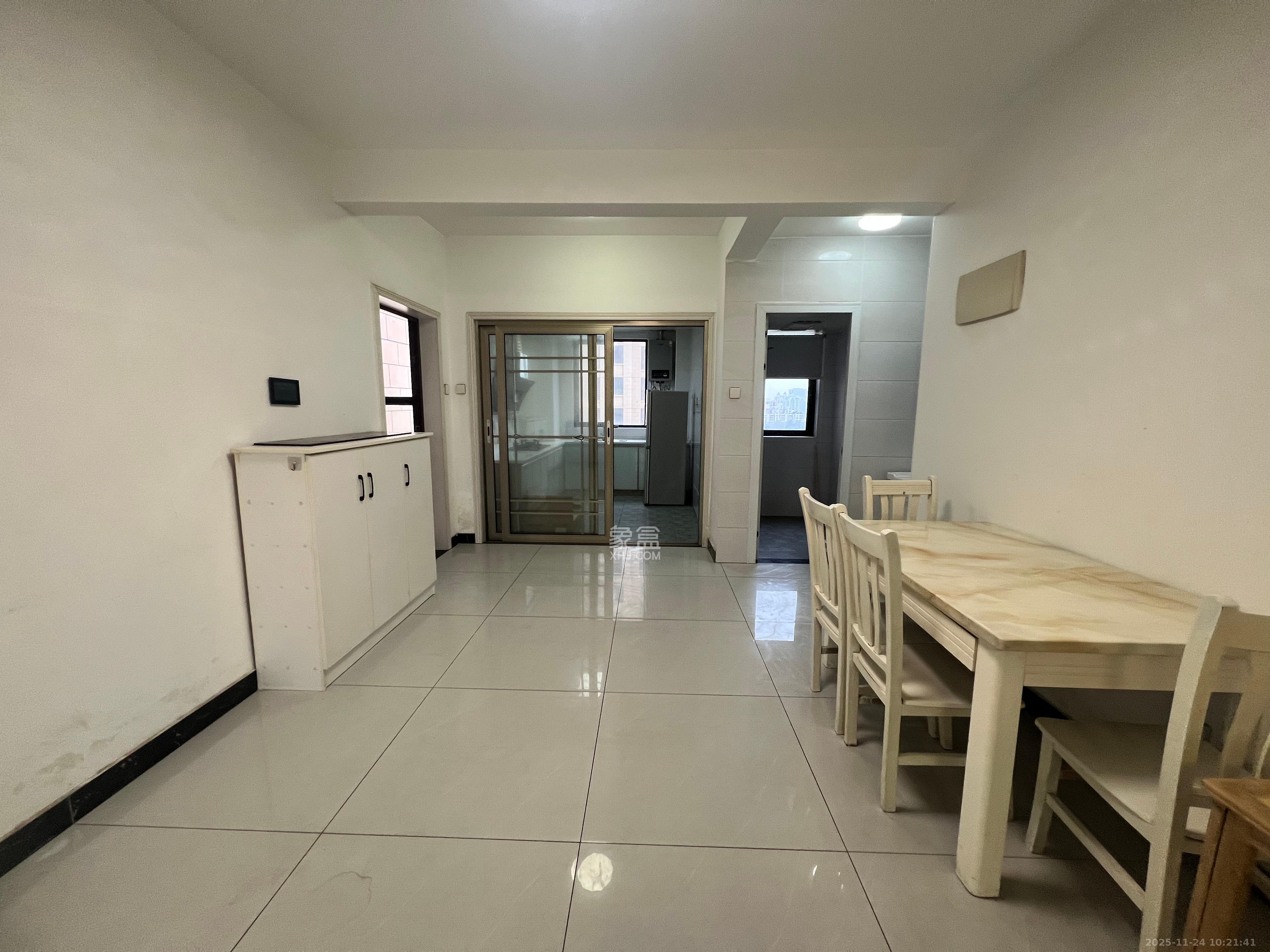 奥克斯缔壹城 4室2厅2卫 2600.0元/月 奥克斯缔壹城 4室2厅2卫 2600.0元/月室内图