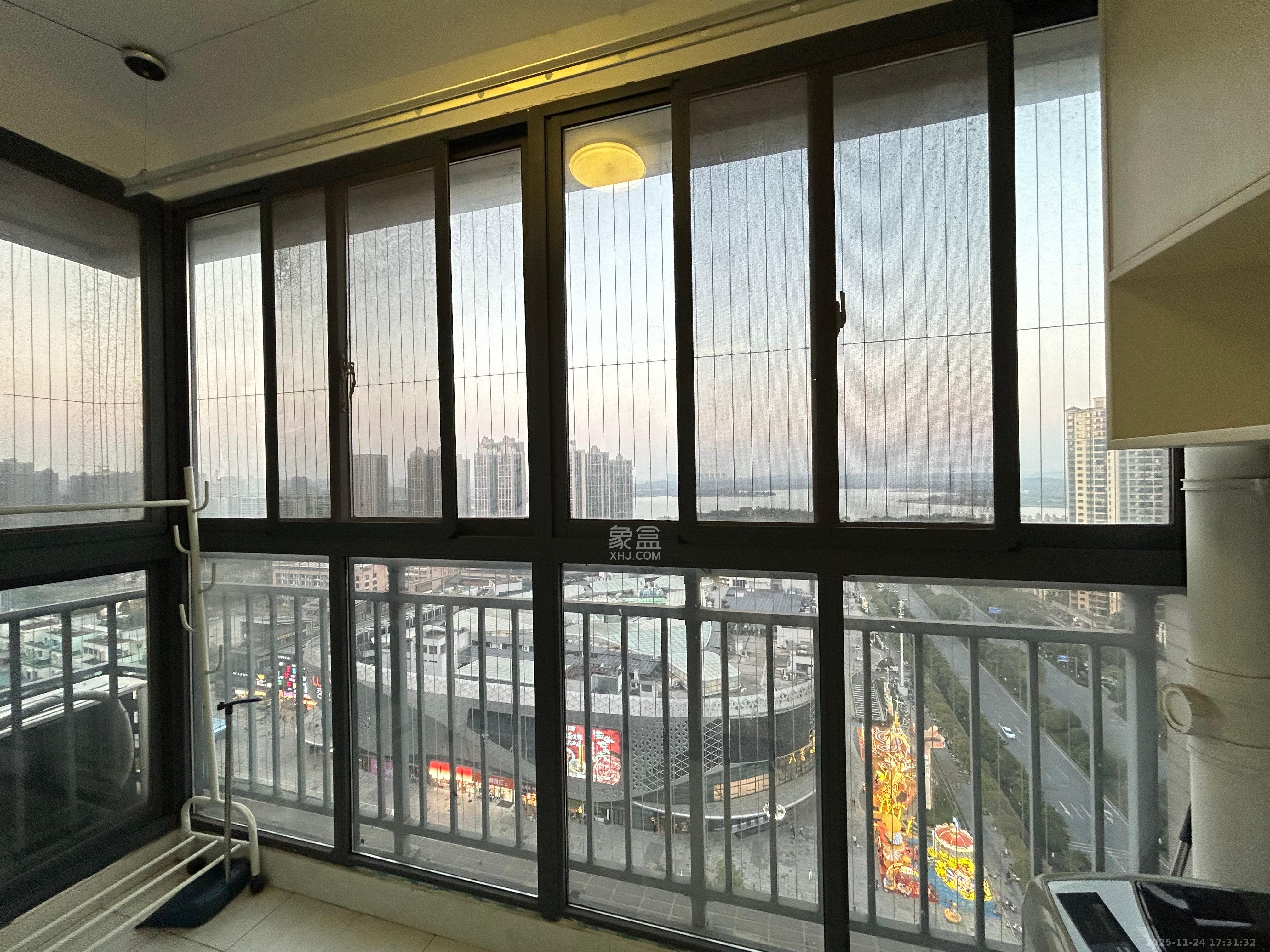 恒基凯旋门三期 3室2厅1卫 2200.0元/月 恒基凯旋门三期 3室2厅1卫 2200.0元/月室内图