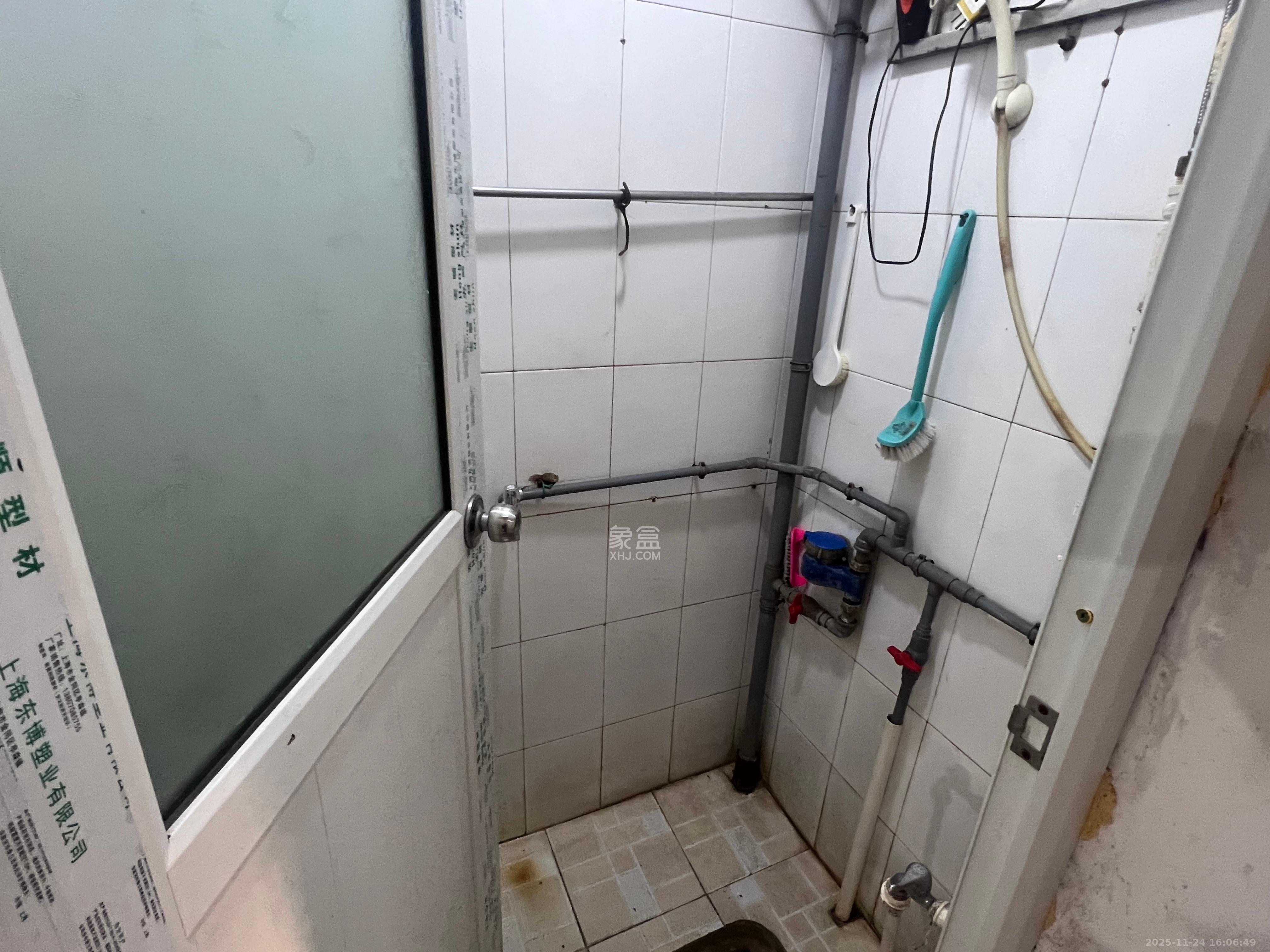 新世界商贸城  1室0厅0卫    1200.0元/月室内图