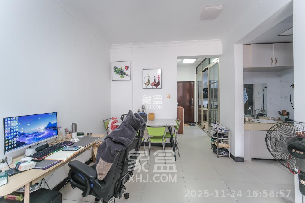 荣盛花语城  2室2厅1卫    1600.0元/月室内图