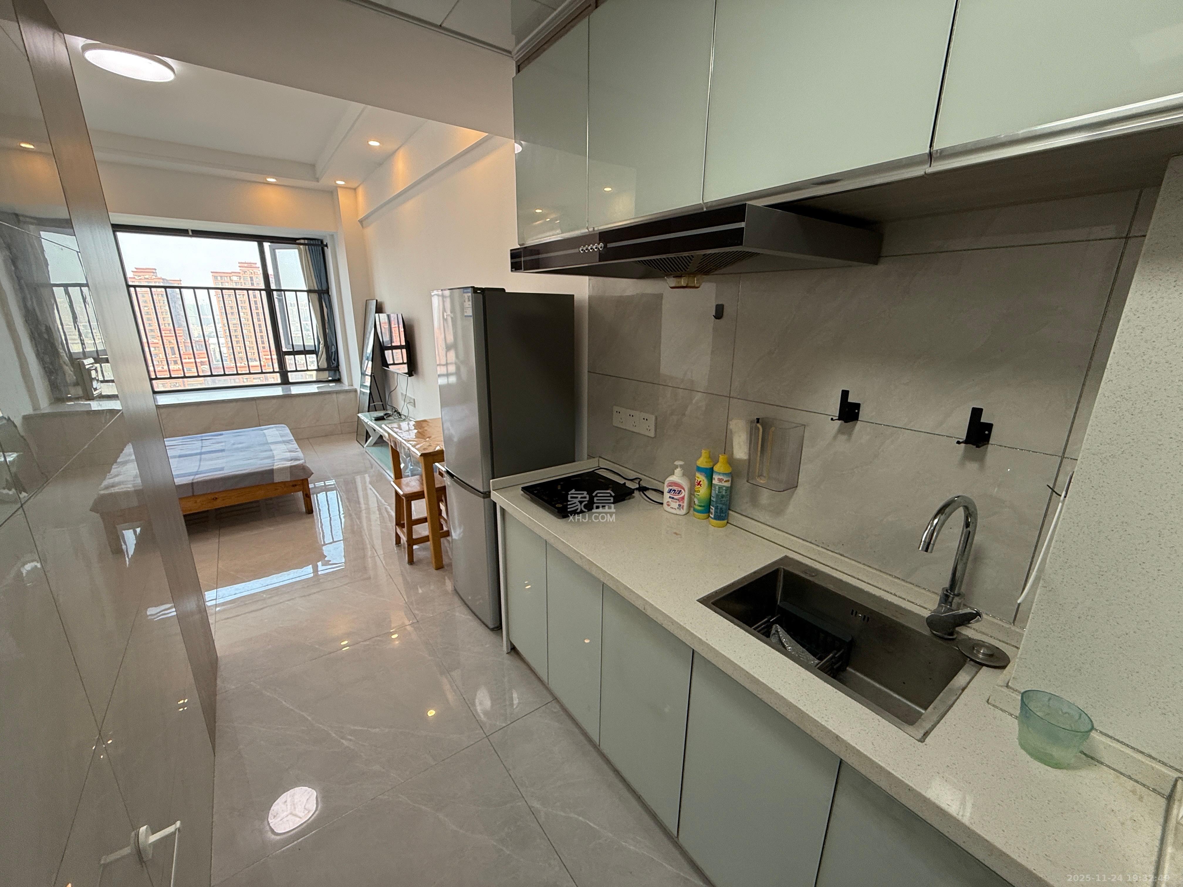 龙湖湘江星座(祺鑫星座公寓) 1室1厅1卫 1200.0元/月 龙湖湘江星座(祺鑫星座公寓) 1室1厅1卫 1200.0元/月室内图