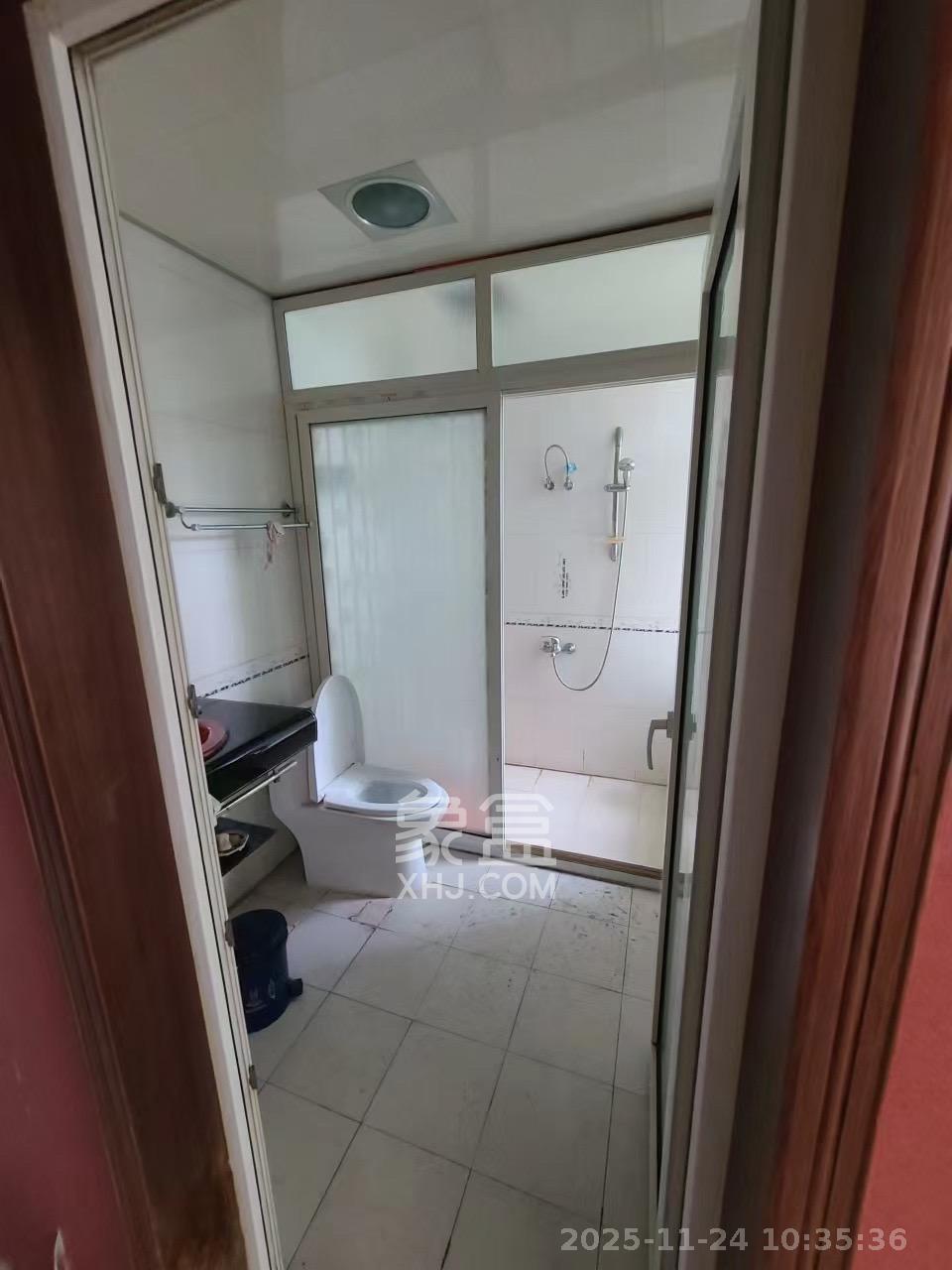 望兴景园一期 3室2厅2卫 2300.0元/月 望兴景园一期 3室2厅2卫 2300.0元/月室内图