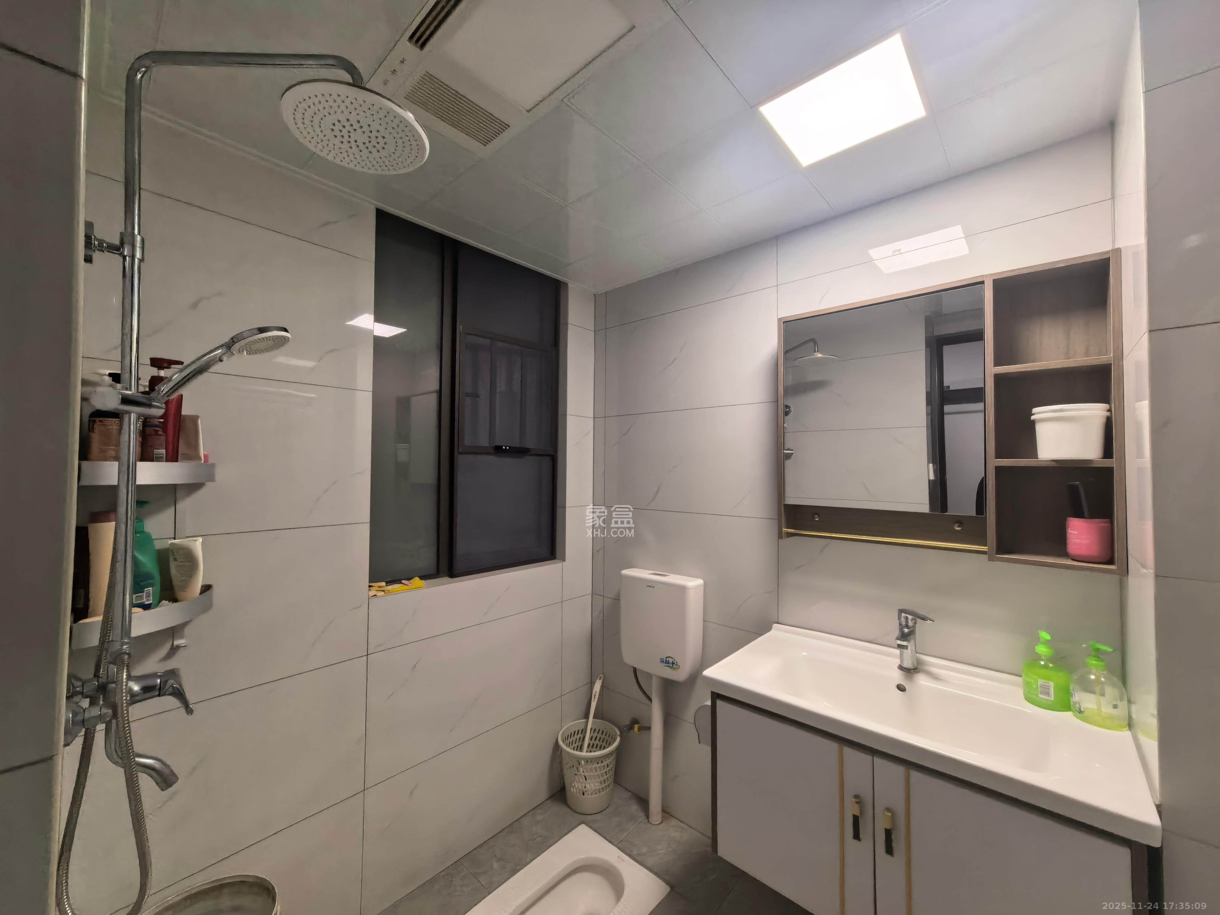 东宜新园  3室2厅2卫    2500.0元/月室内图