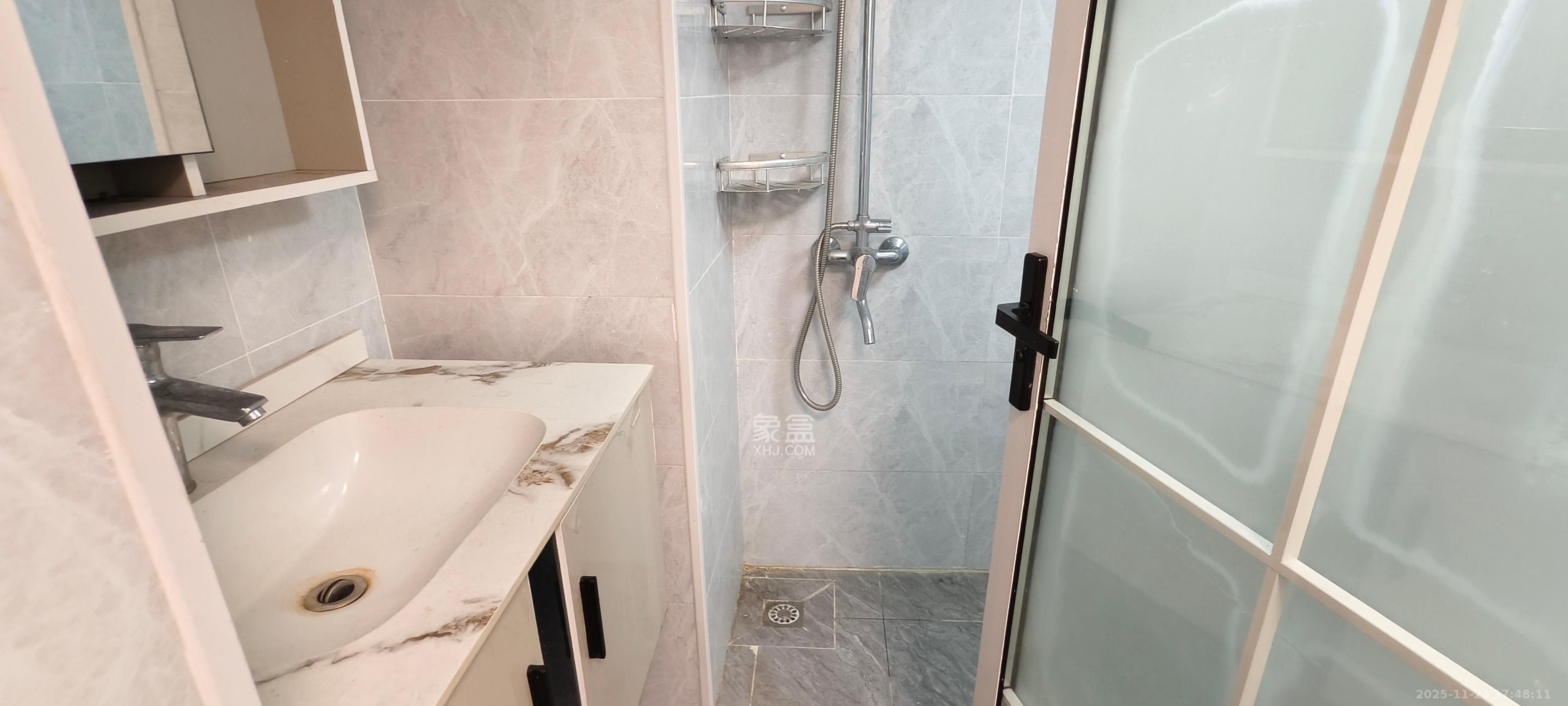 力高凤凰新天  1室1厅1卫    1300.0元/月室内图