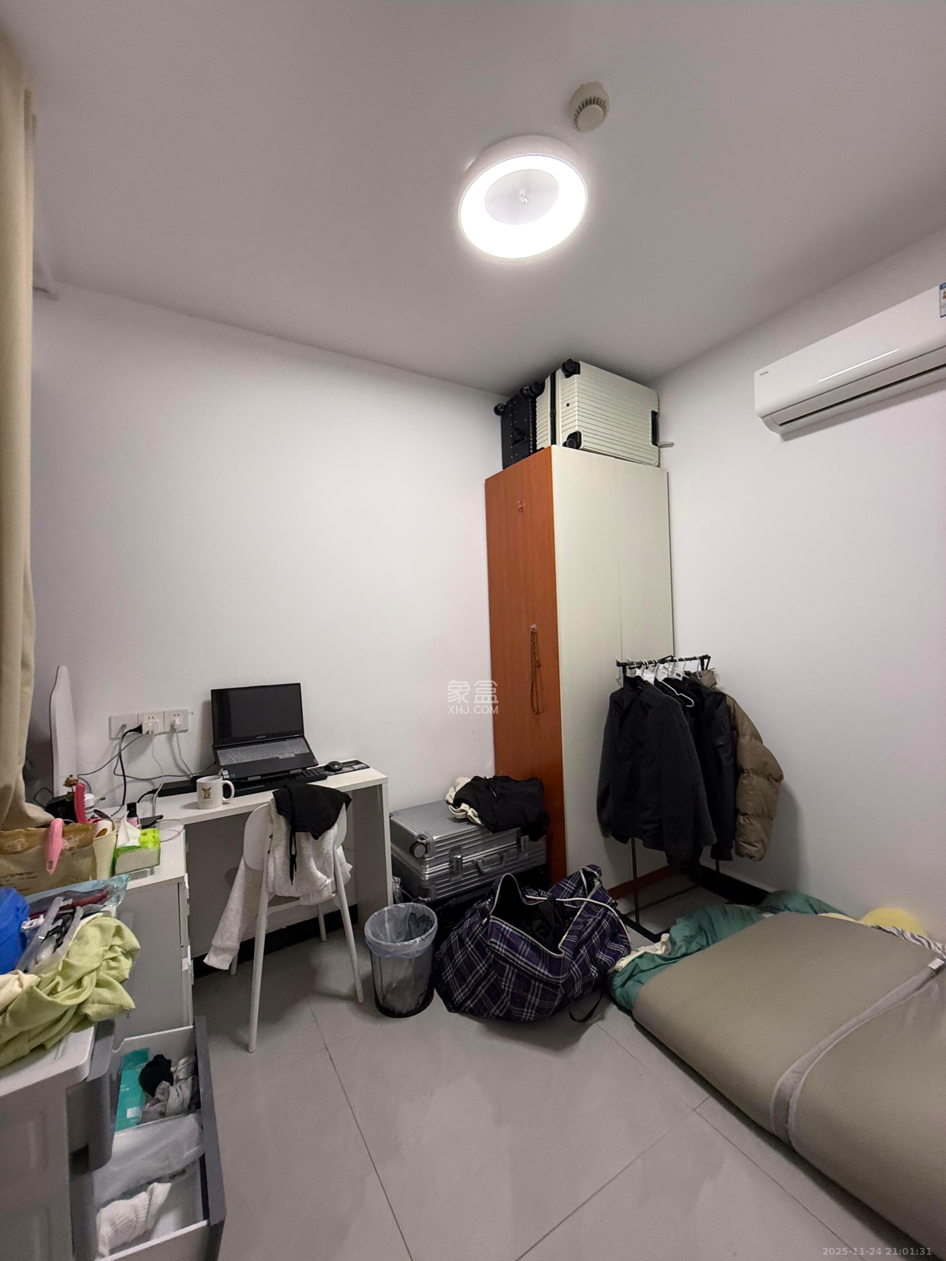 雨花大厦(云海大厦) 1室0厅0卫 1600.0元/月 雨花大厦(云海大厦) 1室0厅0卫 1600.0元/月室内图