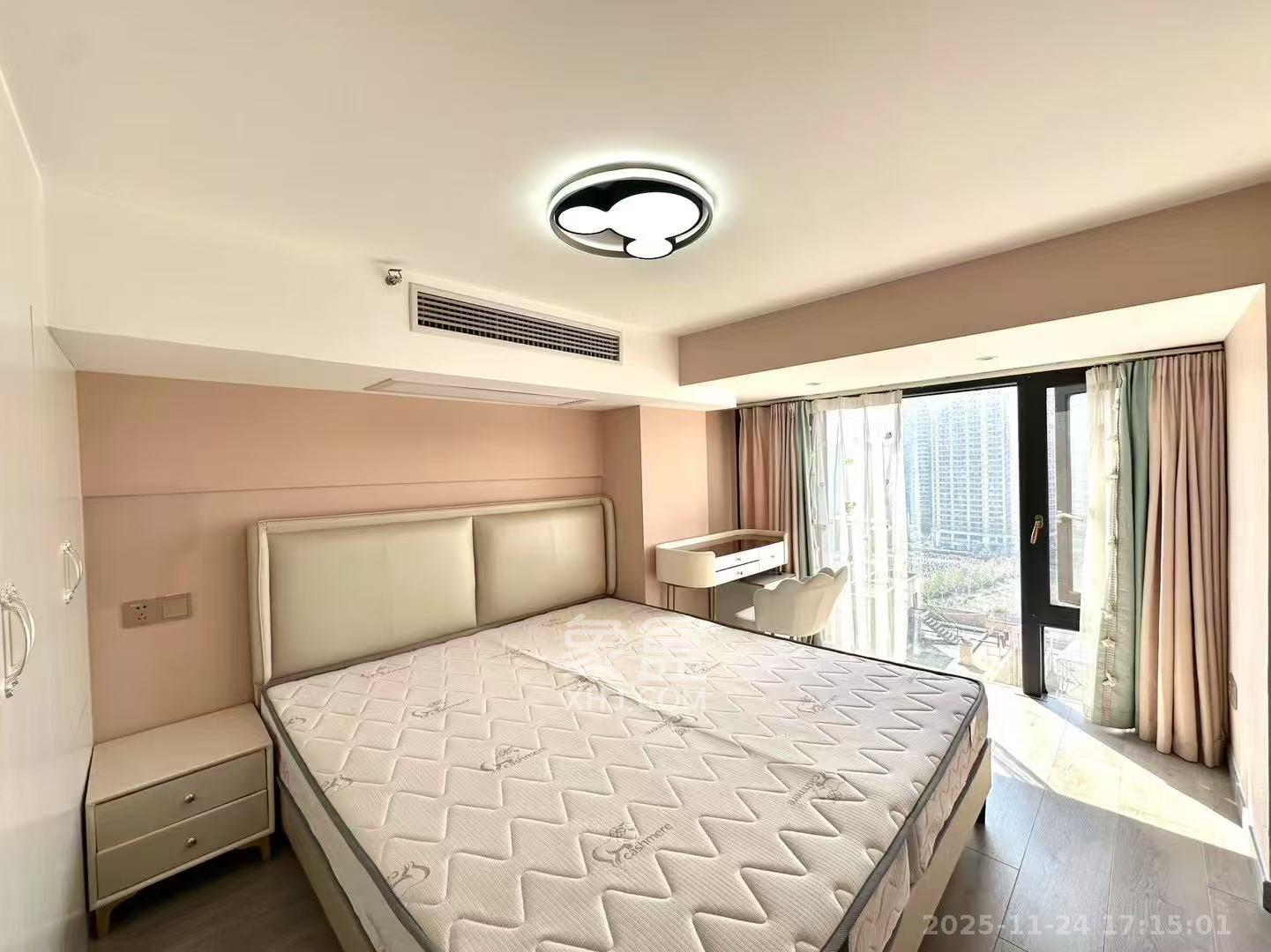 万科金色麦田  3室2厅1卫    2800.0元/月