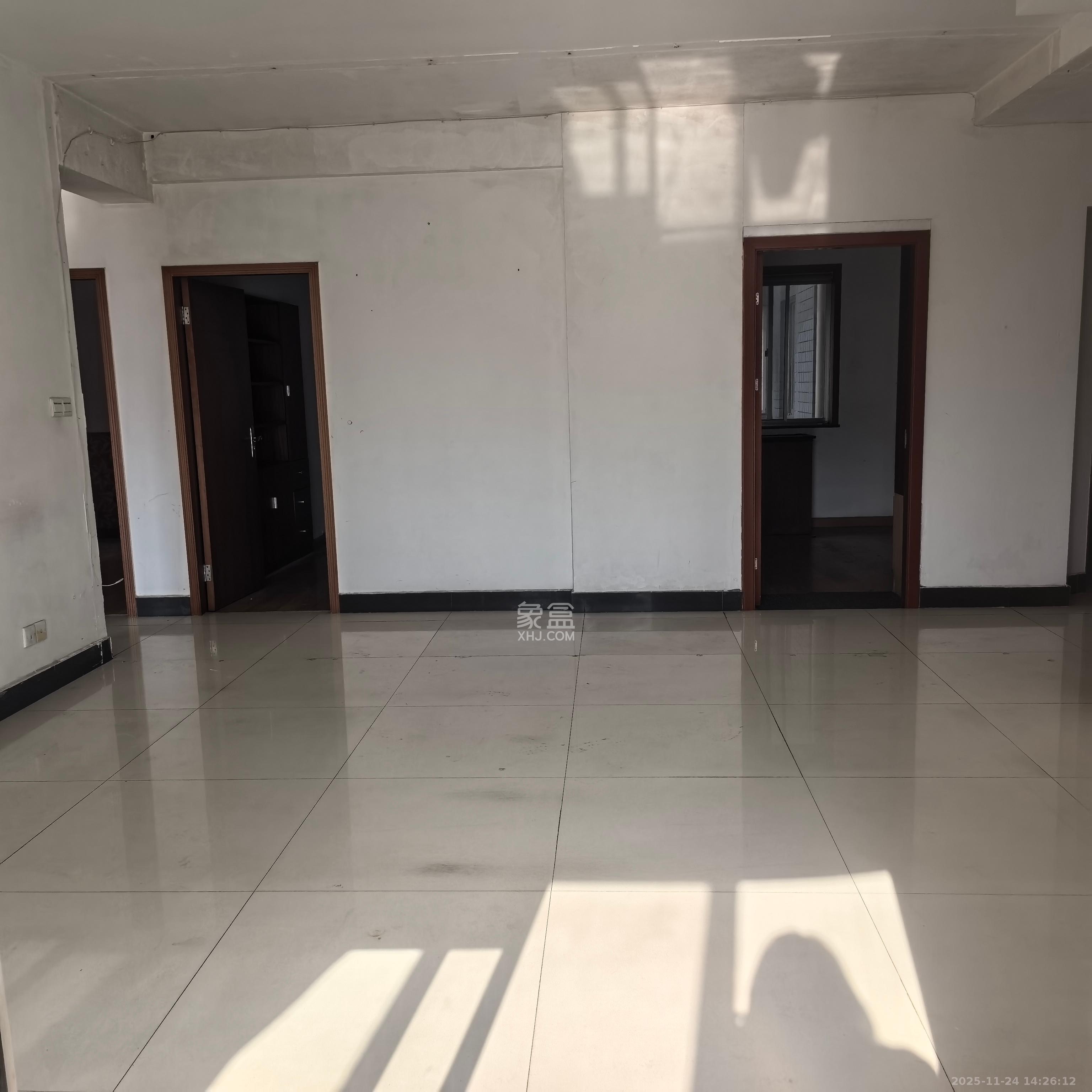 嘉盛奥美城 4室2厅1卫 3700.0元/月 嘉盛奥美城 4室2厅1卫 3700.0元/月室内图