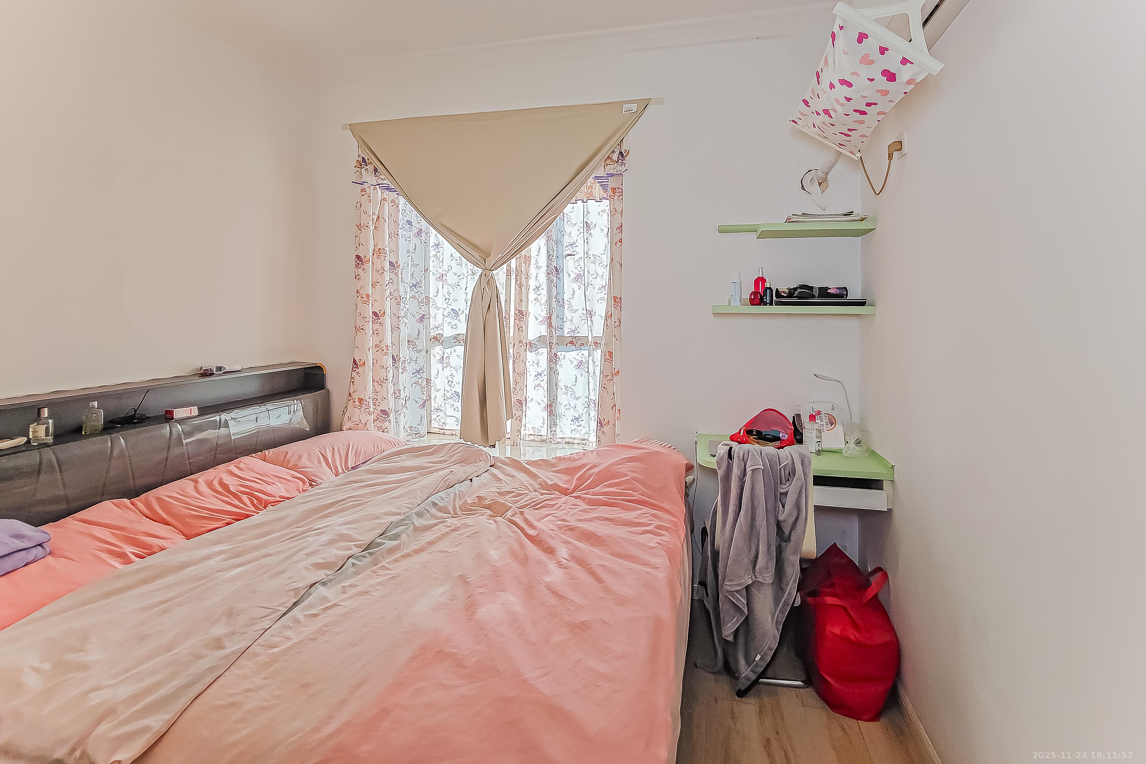 星城书香苑(星城书院) 2室1厅1卫 70.0万 星城书香苑(星城书院) 2室1厅1卫 70.0万卧室