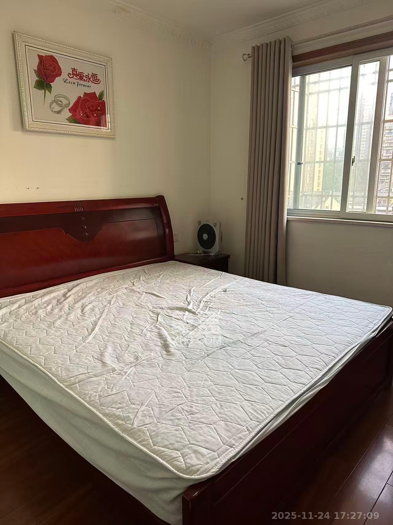 新诚小区 2室2厅1卫 1500.0元/月 新诚小区 2室2厅1卫 1500.0元/月室内图