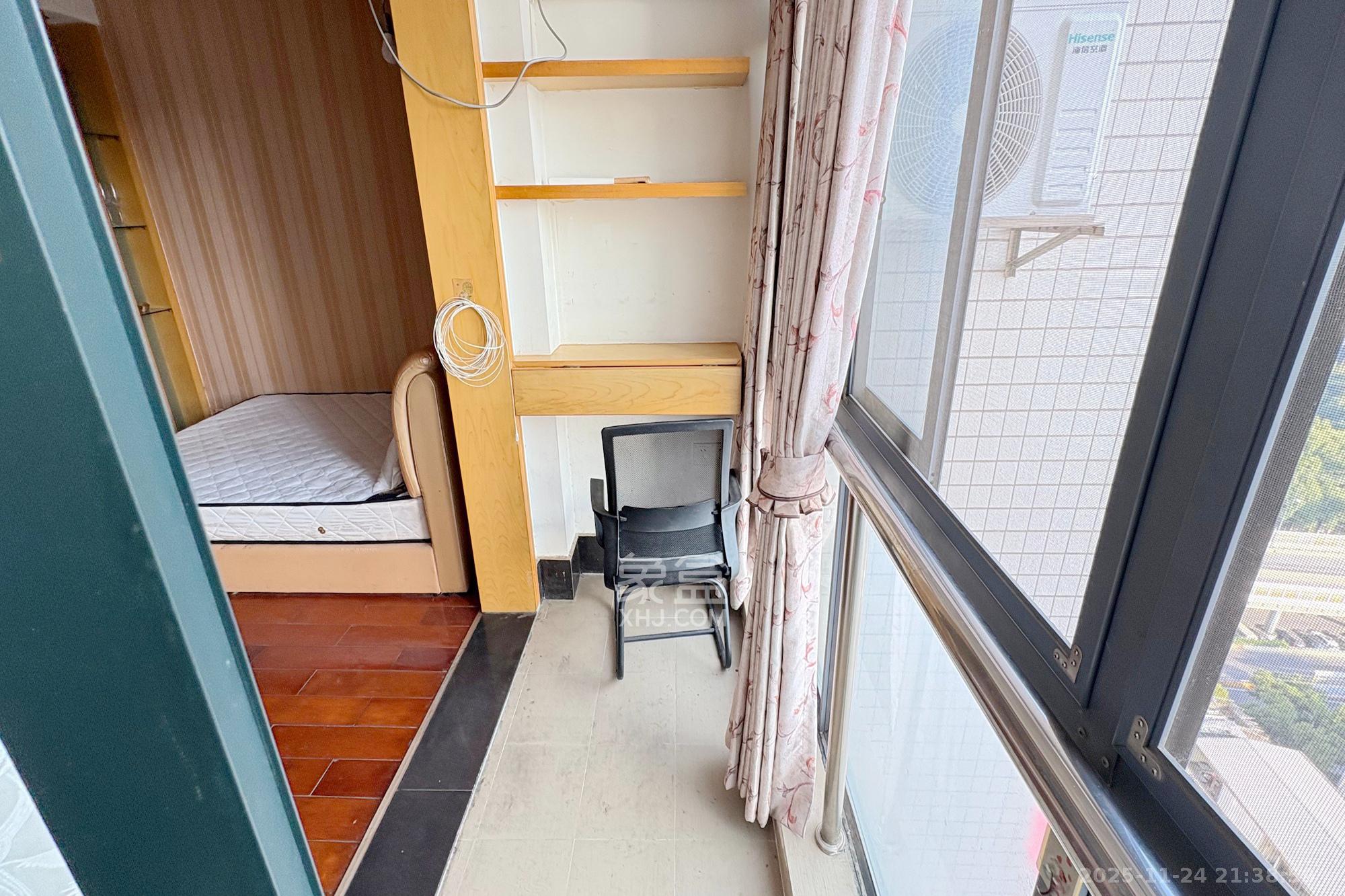 上东印象  1室0厅0卫    23.0万阳台