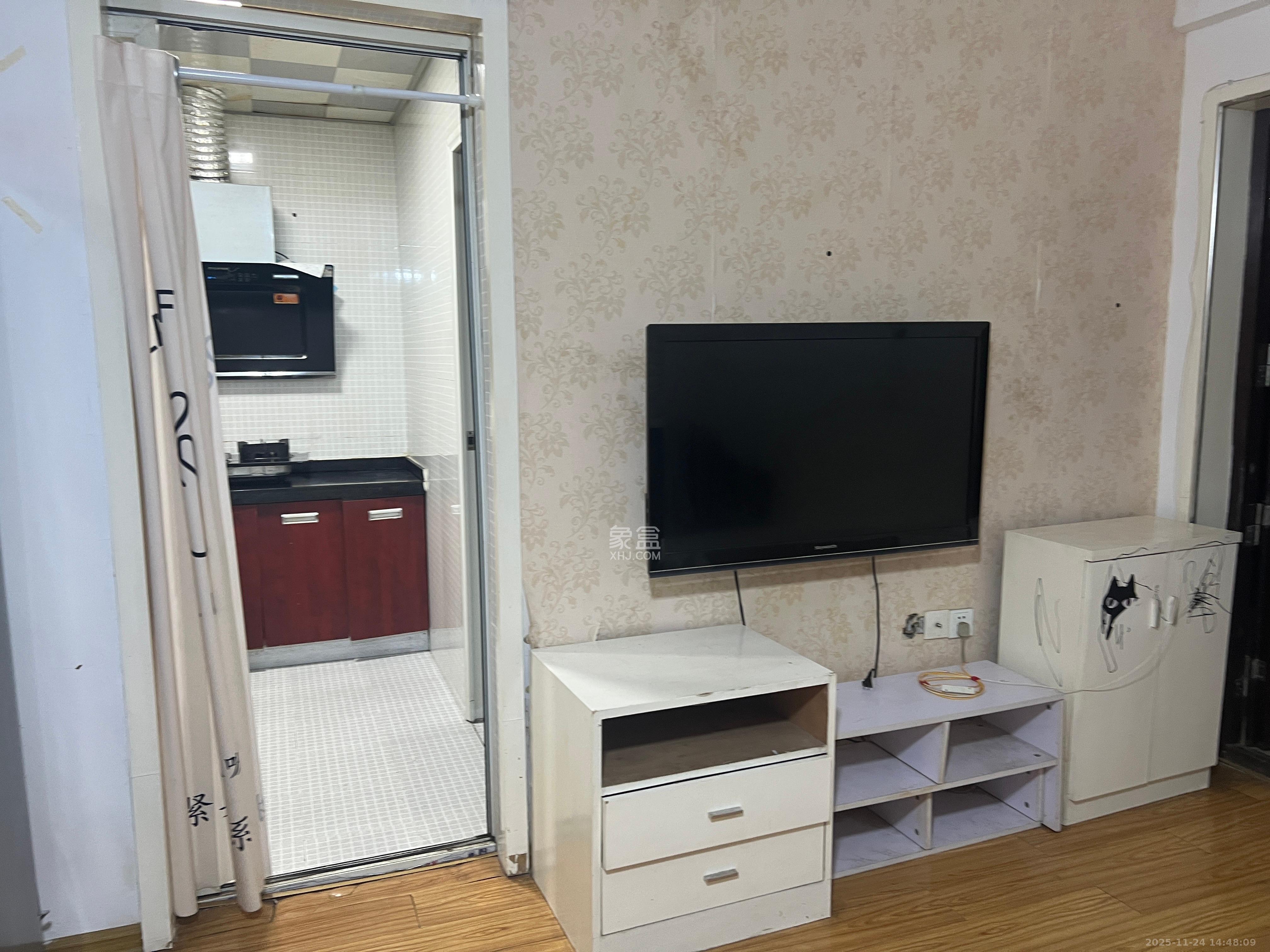 摩天一号  1室1厅1卫    1600.0元/月室内图