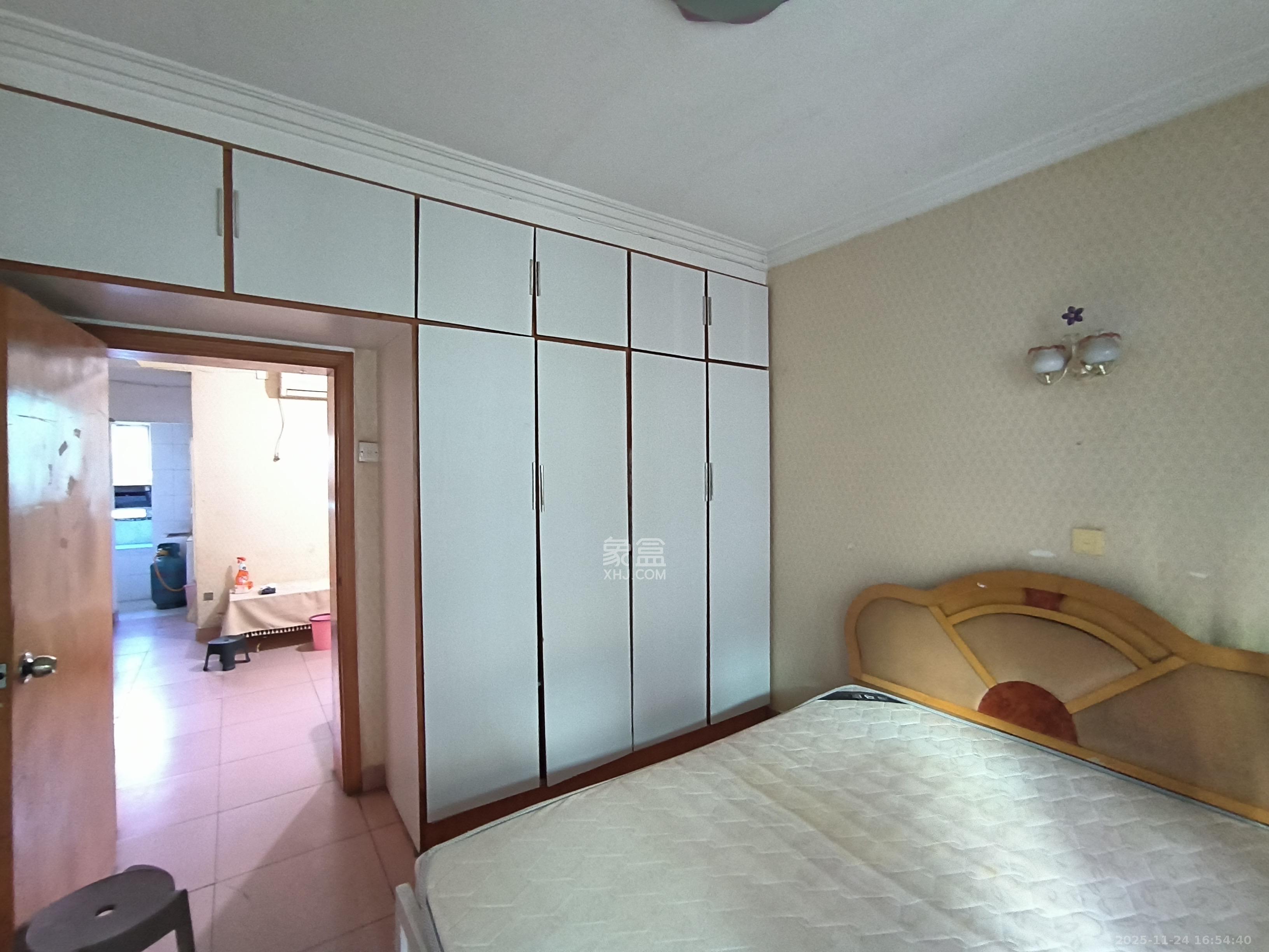 老鸦冲小区  2室2厅1卫    1200.0元/月室内图