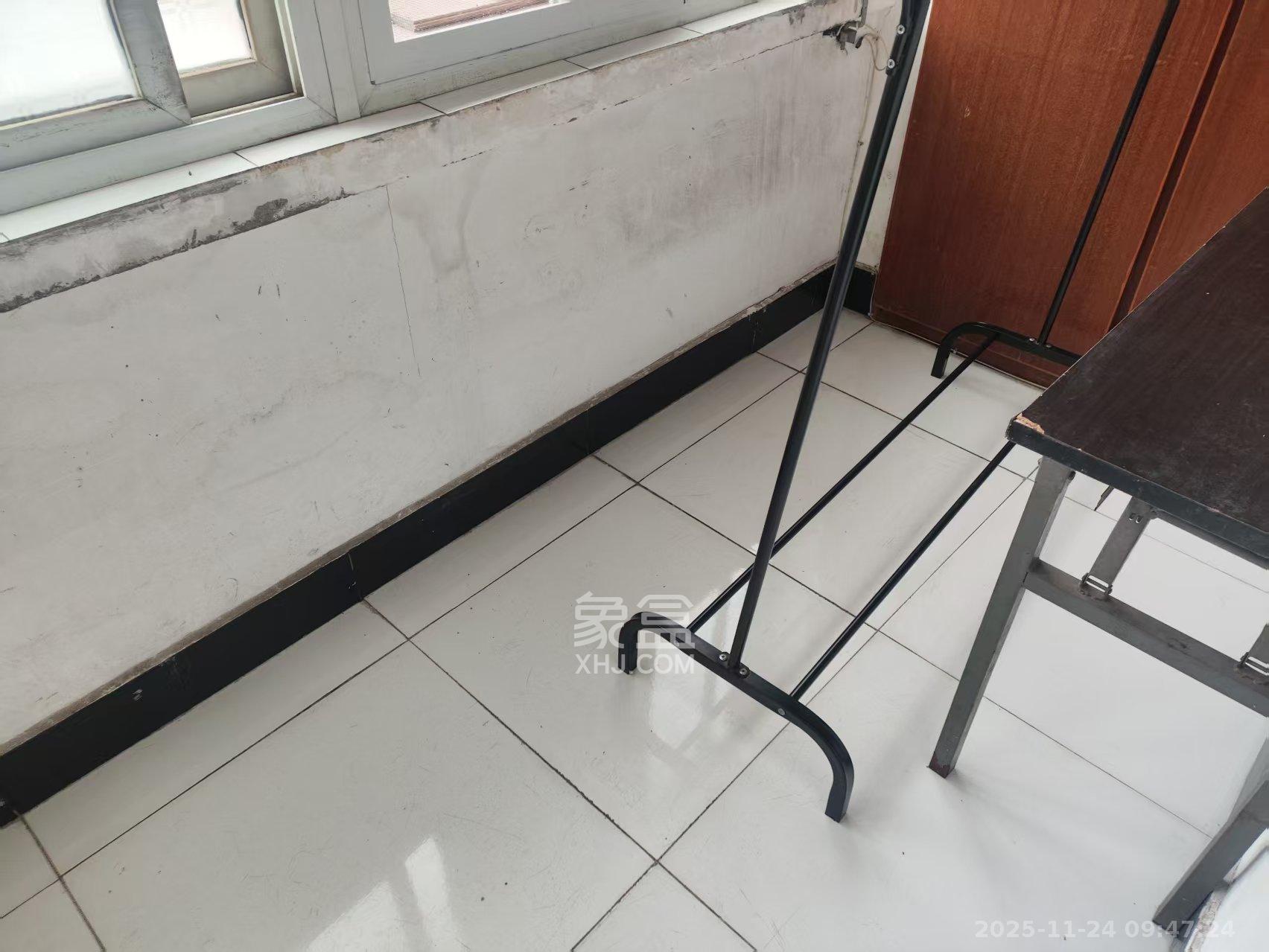 横冲子小区 1室1厅1卫 1300.0元/月 横冲子小区 1室1厅1卫 1300.0元/月室内图