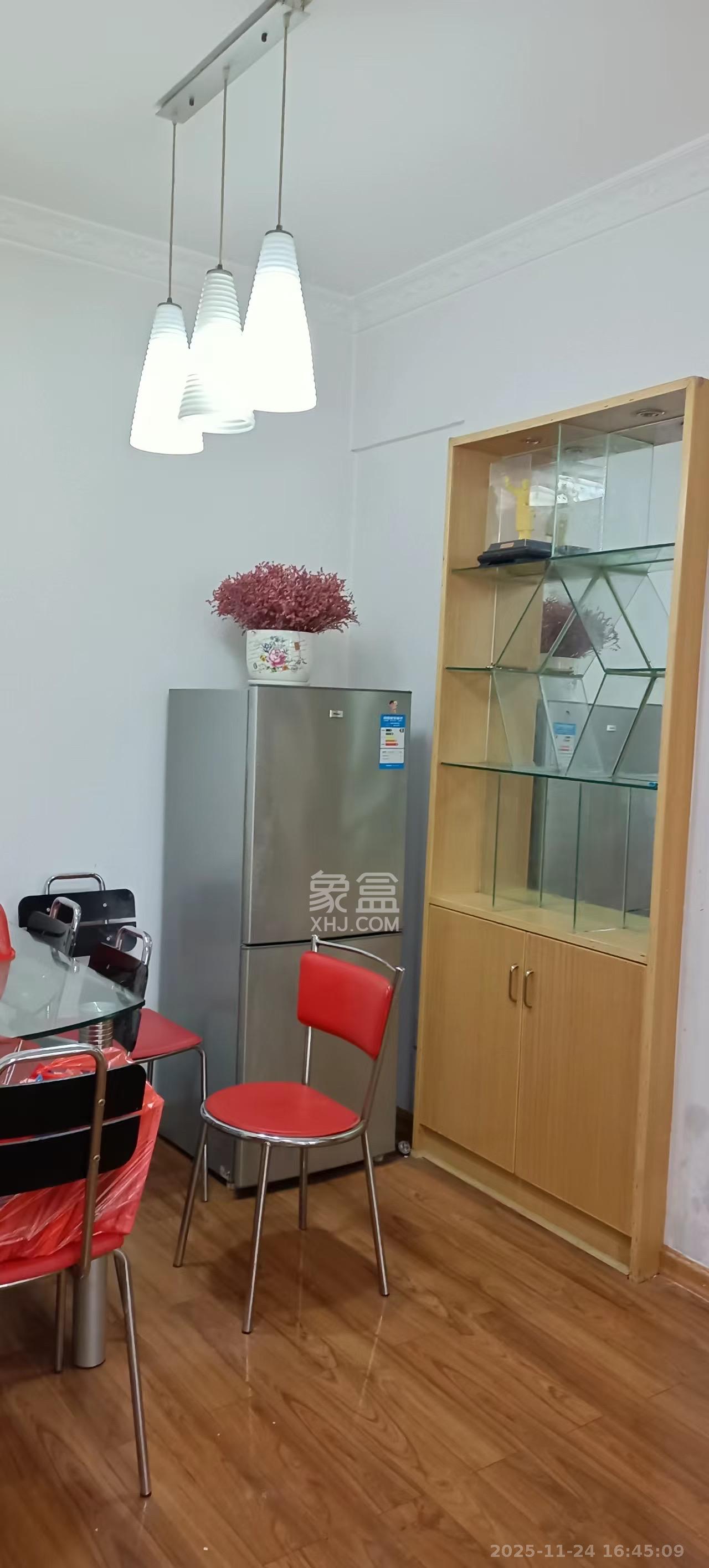 长大彩虹都 2室2厅1卫 1700.0元/月 长大彩虹都 2室2厅1卫 1700.0元/月室内图