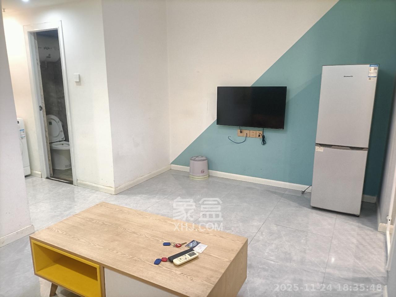 中交里城  1室1厅1卫    1500.0元/月室内图