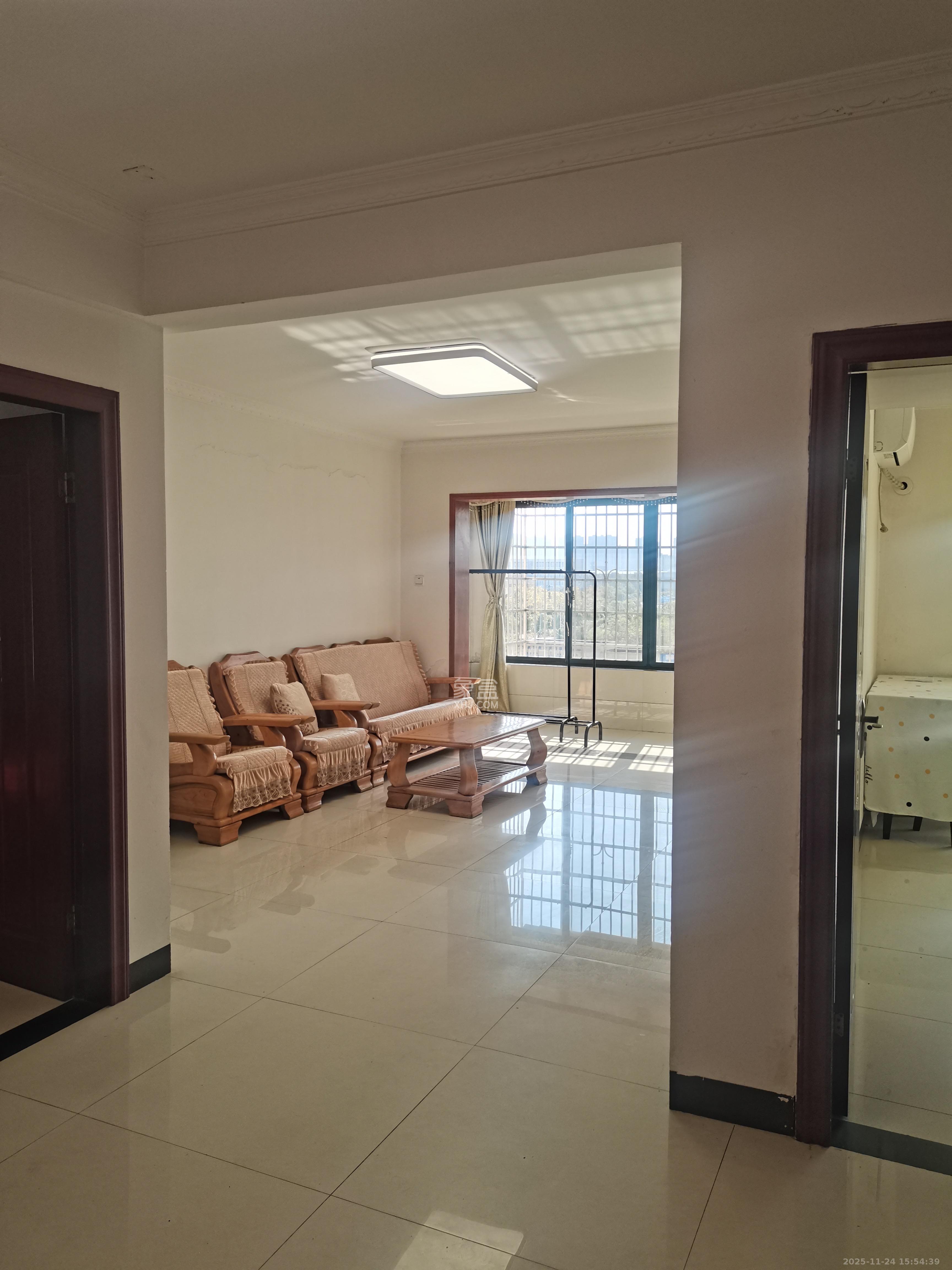 麓枫和苑 2室1厅1卫 2500.0元/月 麓枫和苑 2室1厅1卫 2500.0元/月室内图