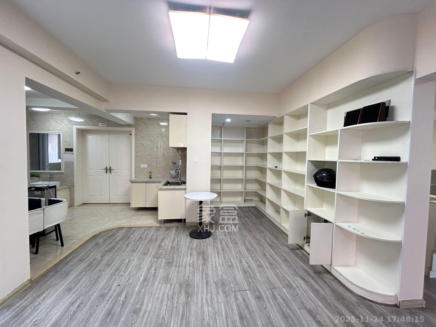 怡海星城 3室2厅1卫 4500.0元/月 怡海星城 3室2厅1卫 4500.0元/月室内图