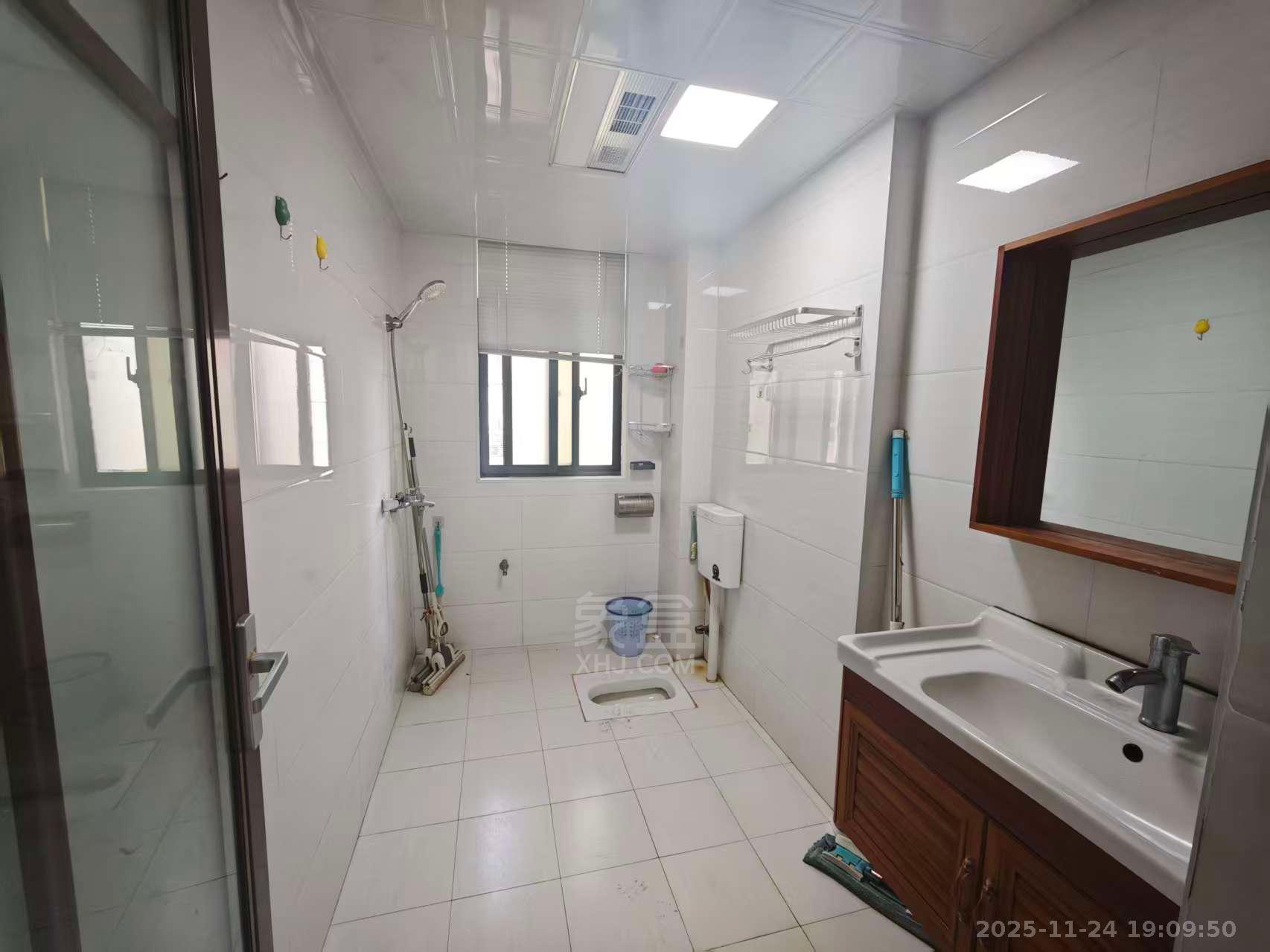 武广国际学苑  3室2厅2卫    1700.0元/月室内图