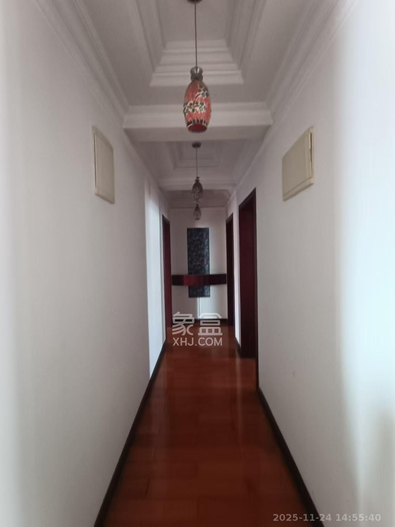 国检园  4室2厅2卫    4200.0元/月室内图