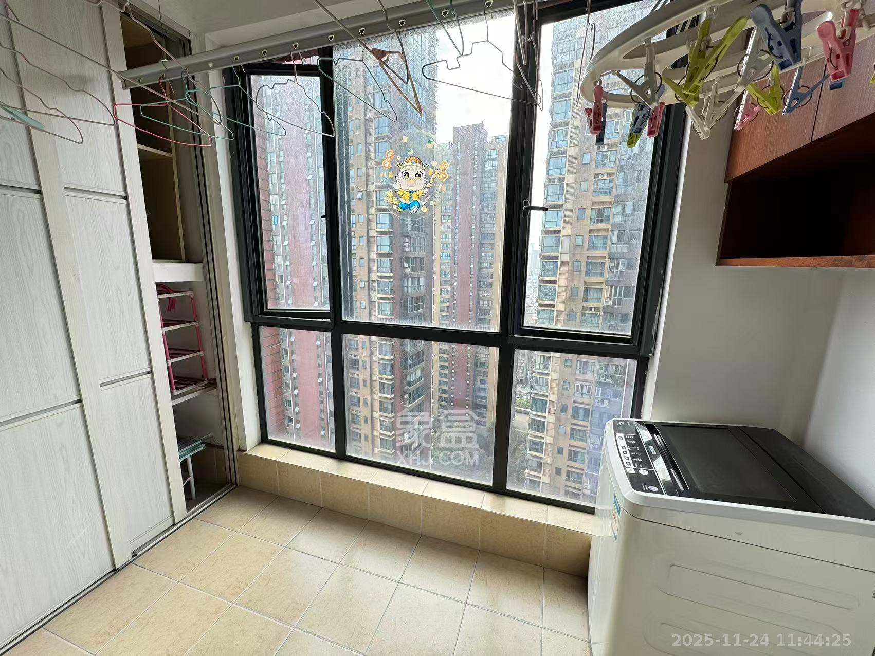 公园9号  3室2厅1卫    3400.0元/月室内图