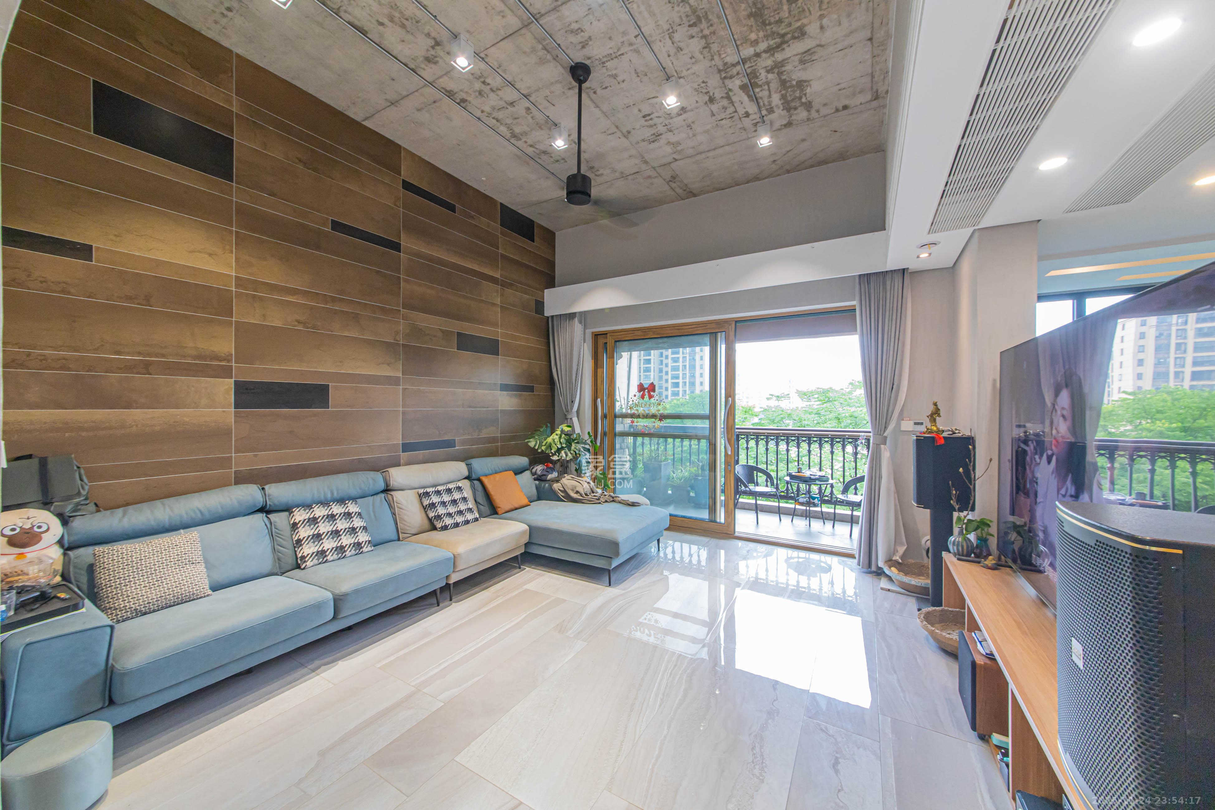 中建芙蓉和苑 6室2厅4卫 468.0万 中建芙蓉和苑 6室2厅4卫 468.0万客厅