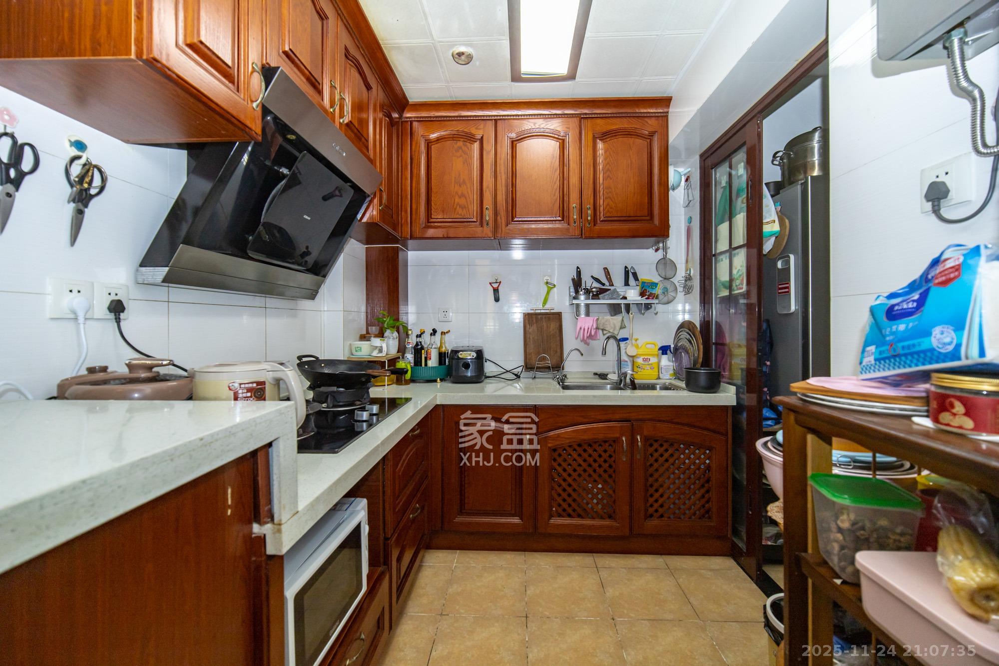 华润凤凰城三期  2室2厅1卫    63.8万厨房