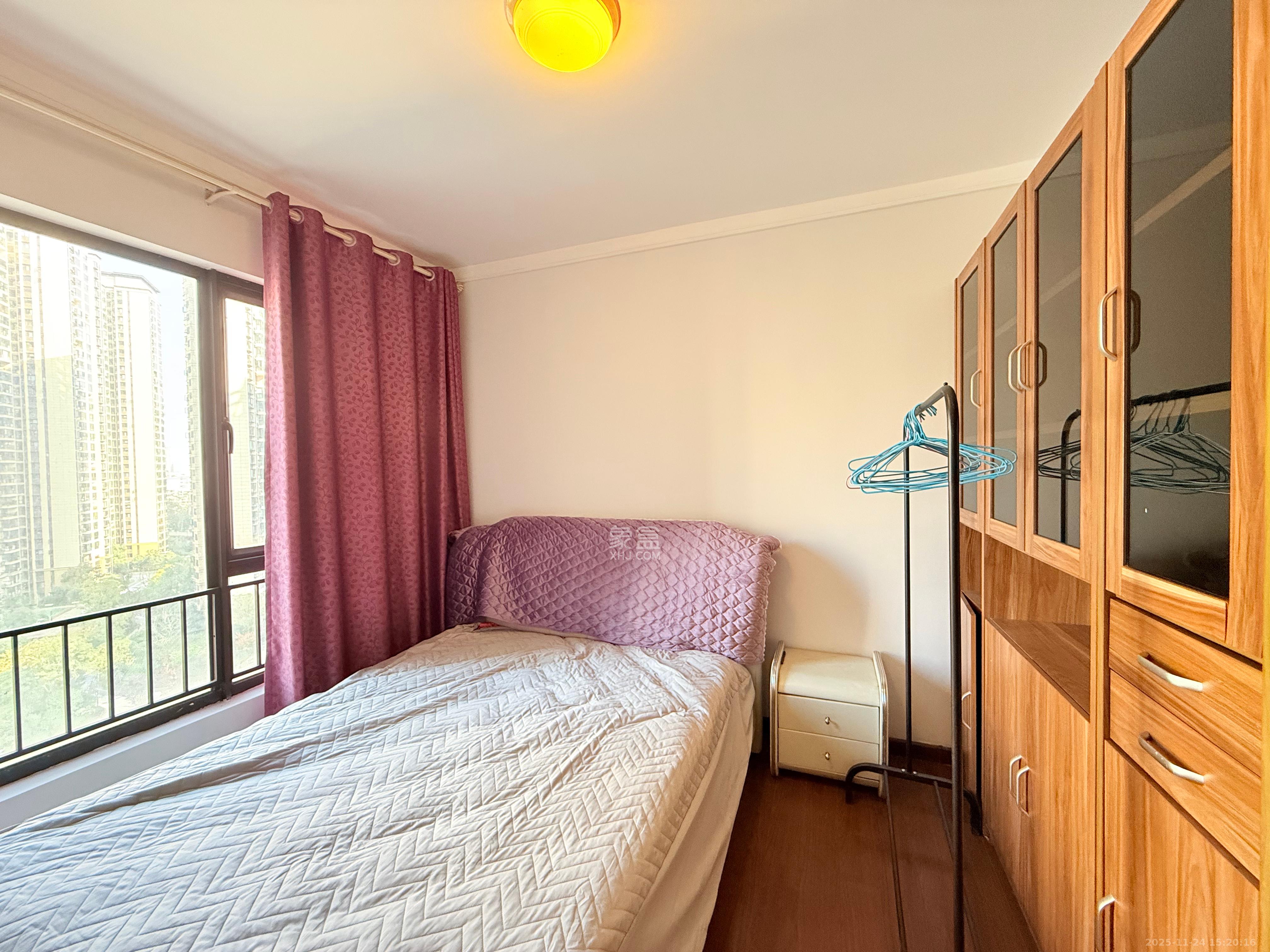 万科金域华府一期  1室2厅1卫    2600.0元/月室内图