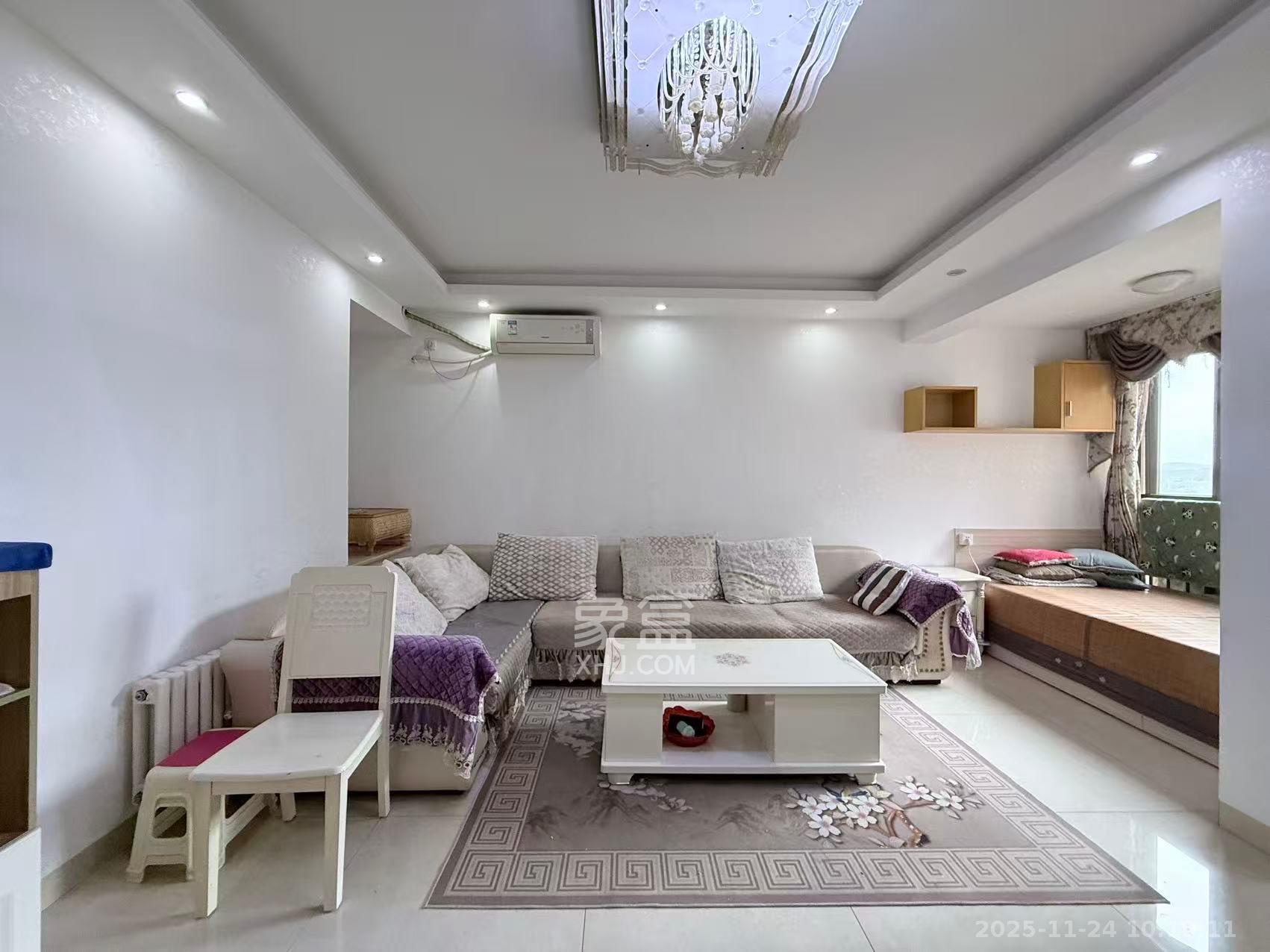 怡海星城  1室2厅1卫    1400.0元/月