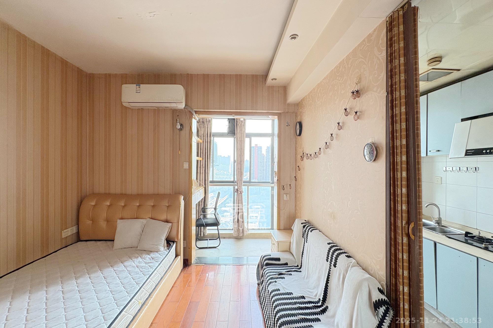 上东印象  1室0厅0卫    23.0万客厅