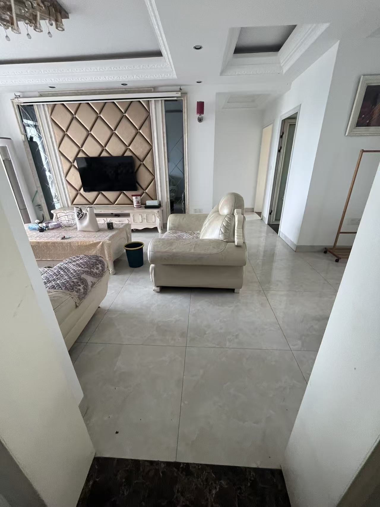 梓山湖公馆 3室2厅1卫 2000.0元/月 梓山湖公馆 3室2厅1卫 2000.0元/月室内图