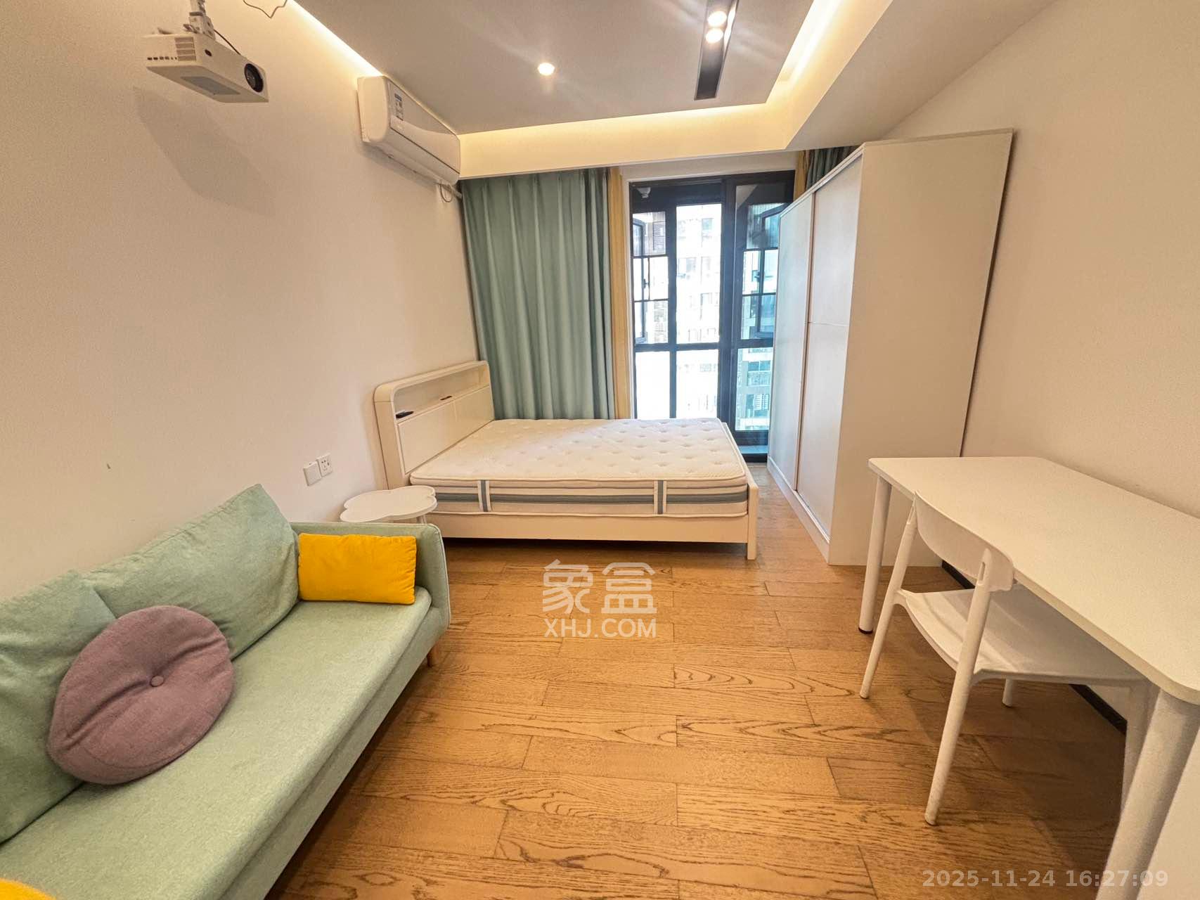 万科金色梦想D区  1室1厅1卫    1600.0元/月室内图