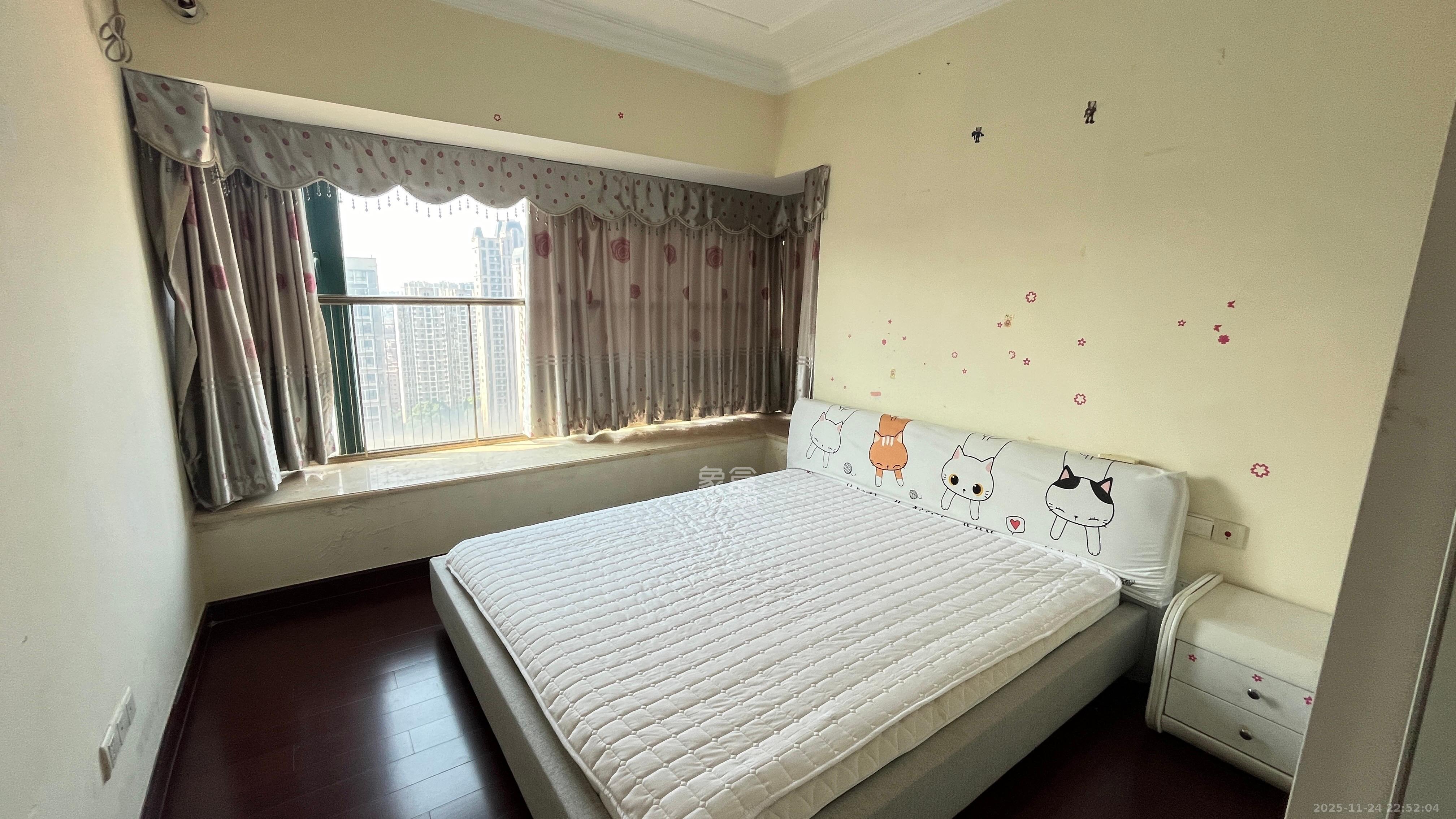 恒大雅苑 2室2厅1卫 2300.0元/月 恒大雅苑 2室2厅1卫 2300.0元/月室内图