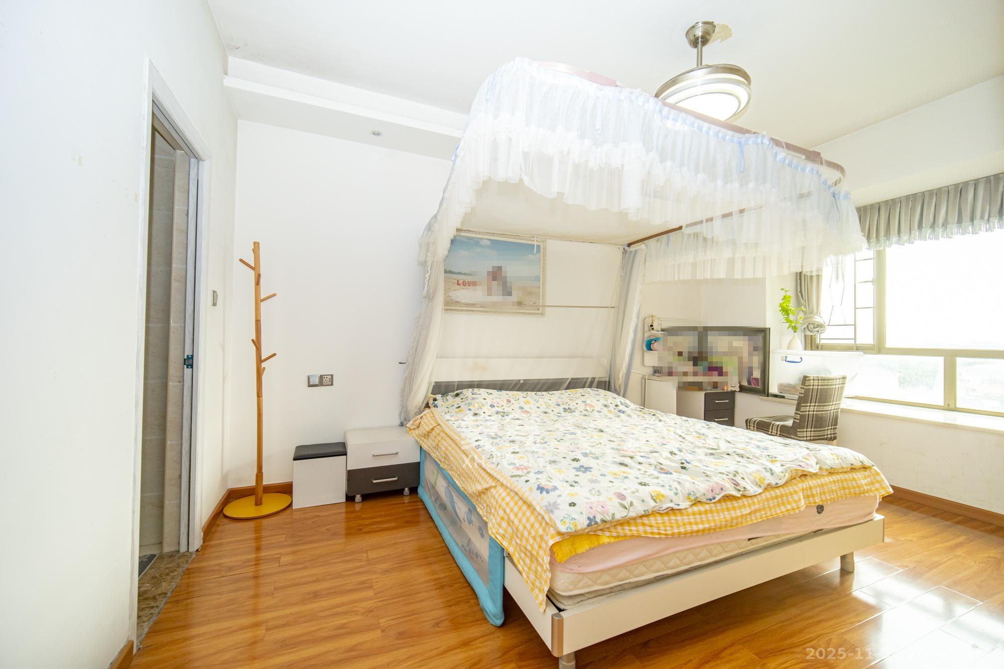 碧桂园威尼斯城 3室2厅2卫 68.0万 碧桂园威尼斯城 3室2厅2卫 68.0万卧室