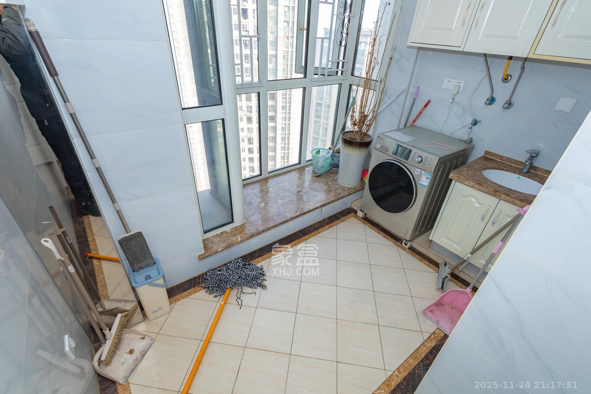 碧桂园威尼斯城 3室2厅2卫 108.0万 碧桂园威尼斯城 3室2厅2卫 108.0万阳台