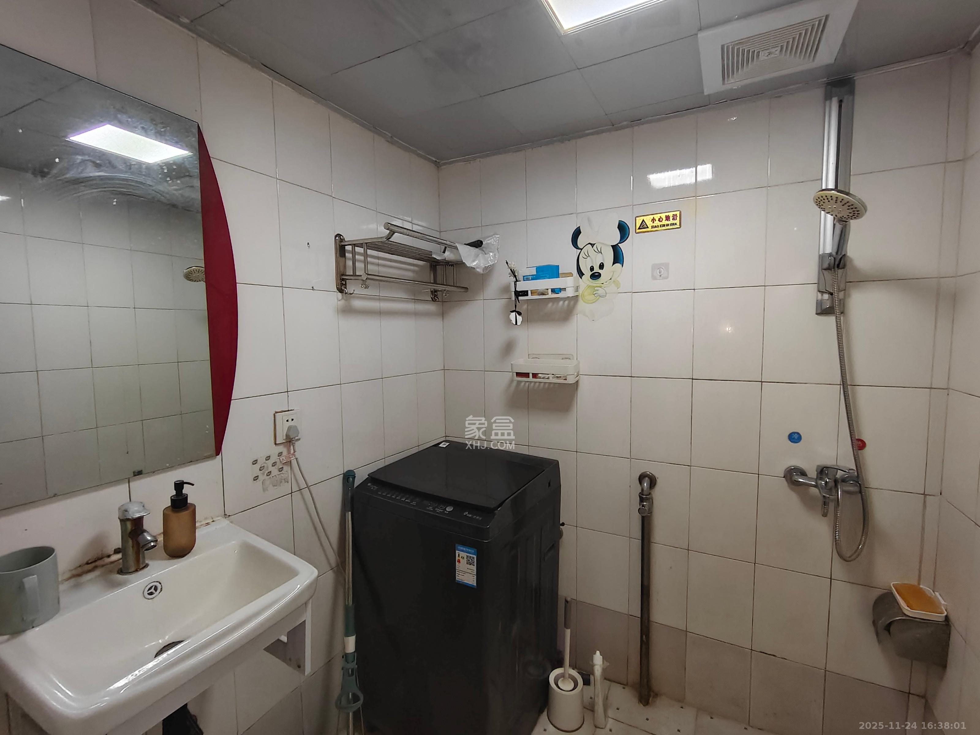 先锋水韵花都 1室0厅0卫 1500.0元/月 先锋水韵花都 1室0厅0卫 1500.0元/月室内图