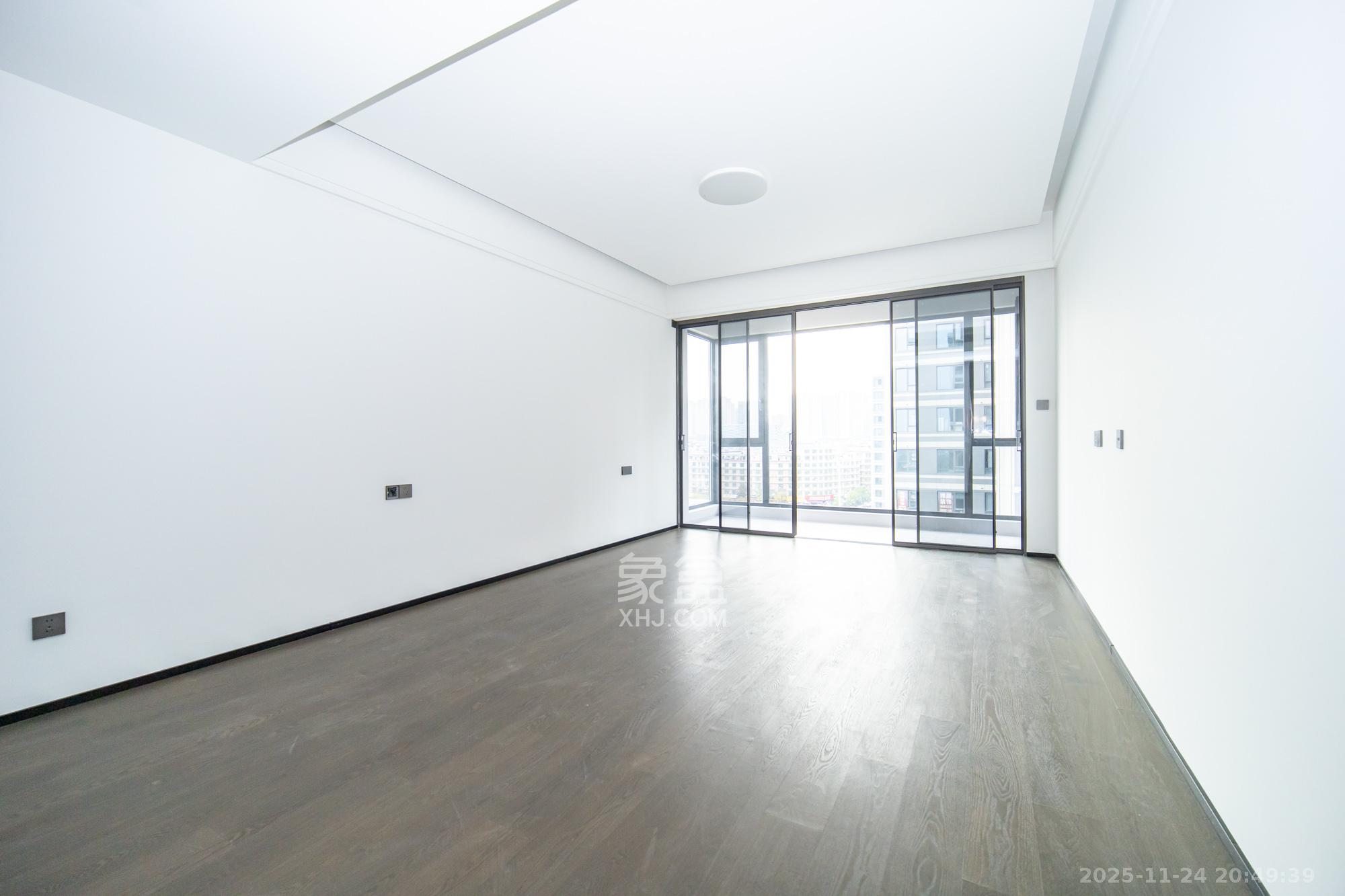 万科松湖天地  4室2厅3卫    409.0万卧室