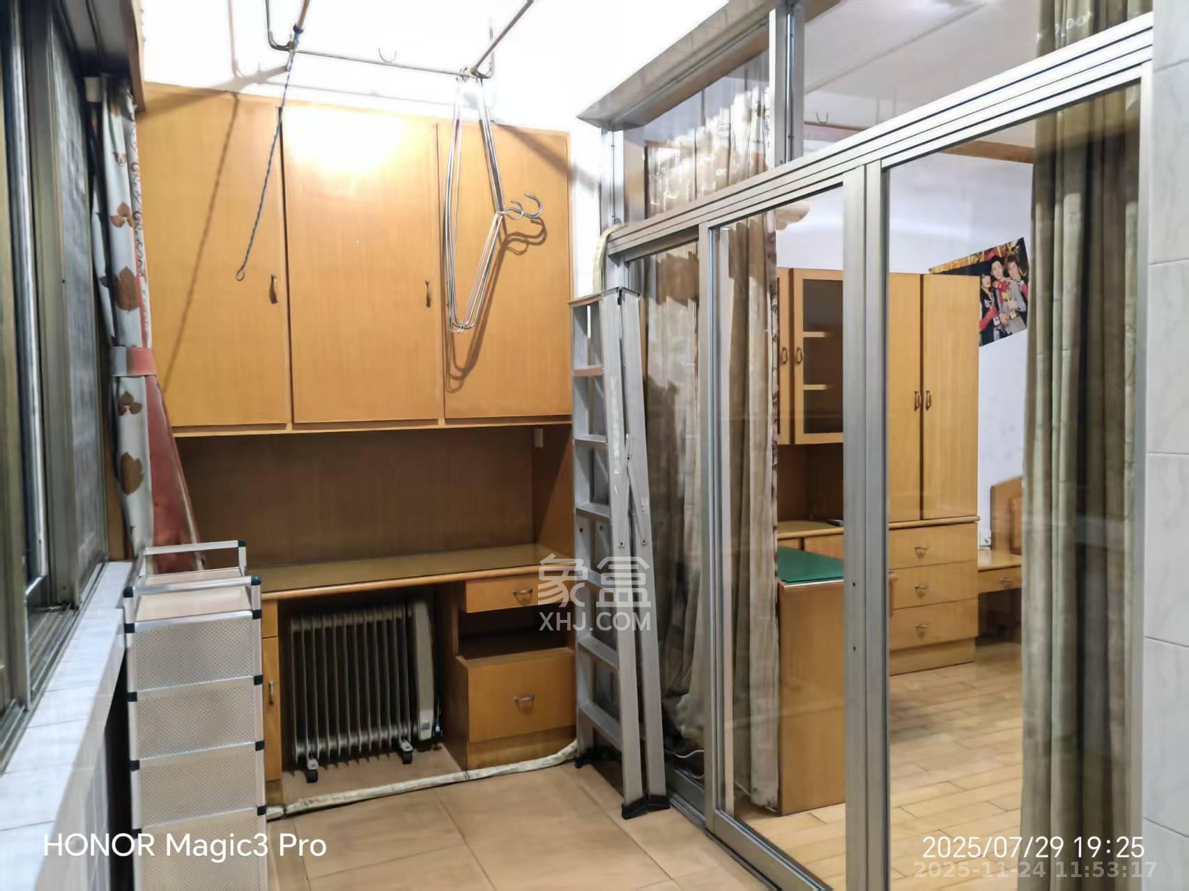 湘农桥社区  3室2厅2卫    2400.0元/月室内图