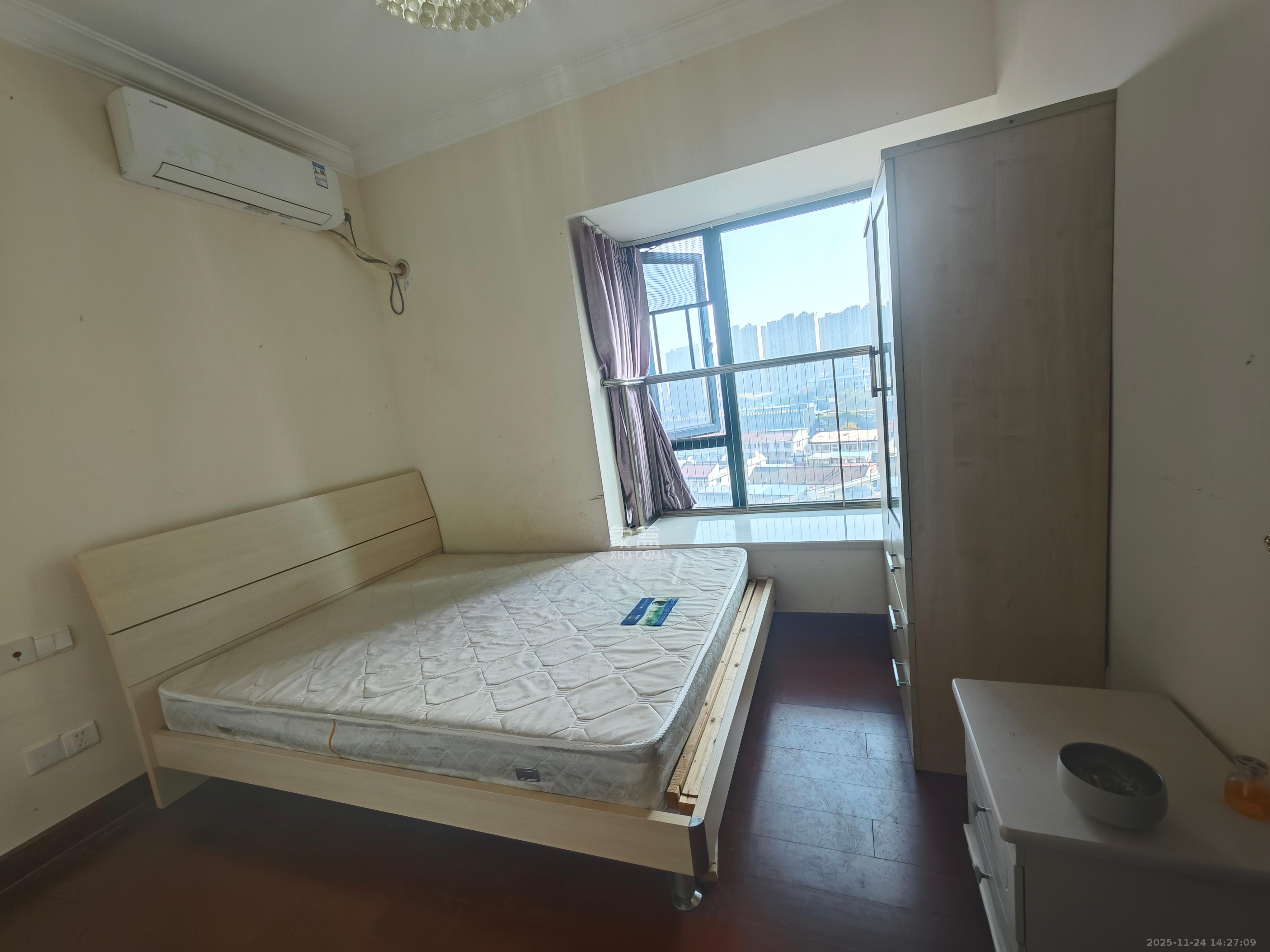 恒大翡翠华庭 2室2厅1卫 1600.0元/月 恒大翡翠华庭 2室2厅1卫 1600.0元/月室内图