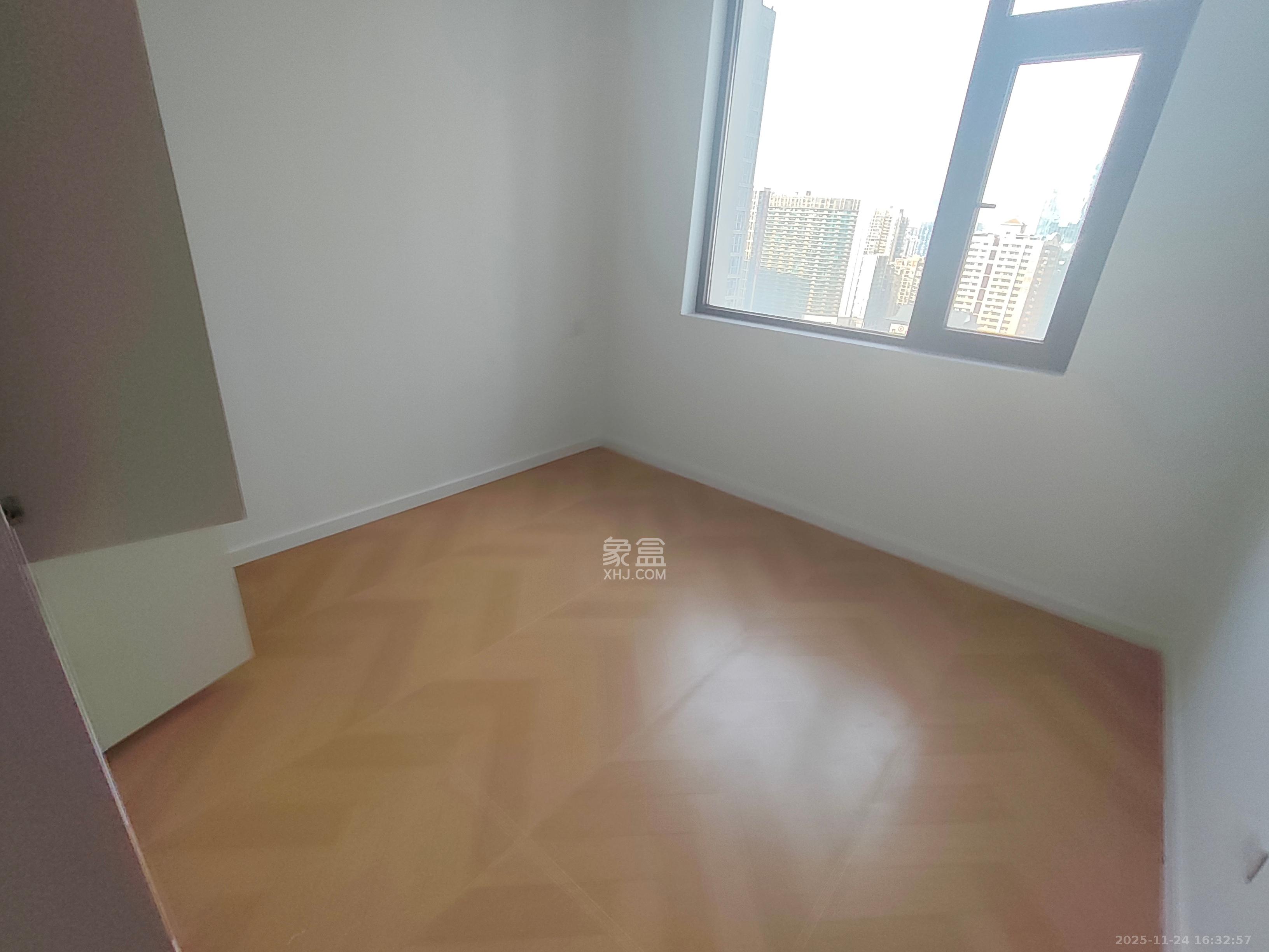 富兴时代御城  4室2厅2卫    7800.0元/月室内图