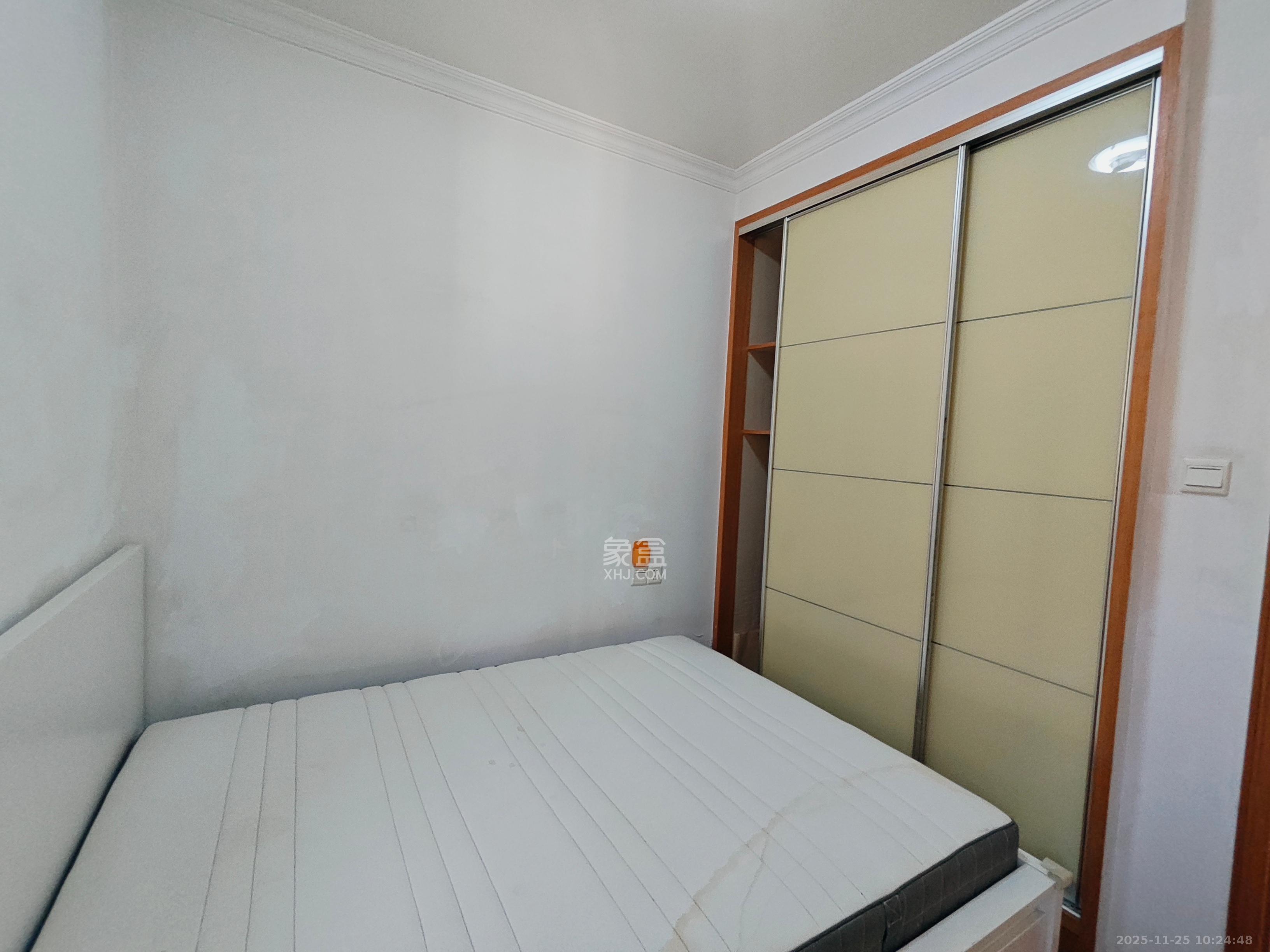 德润园  1室2厅1卫    1800.0元/月室内图