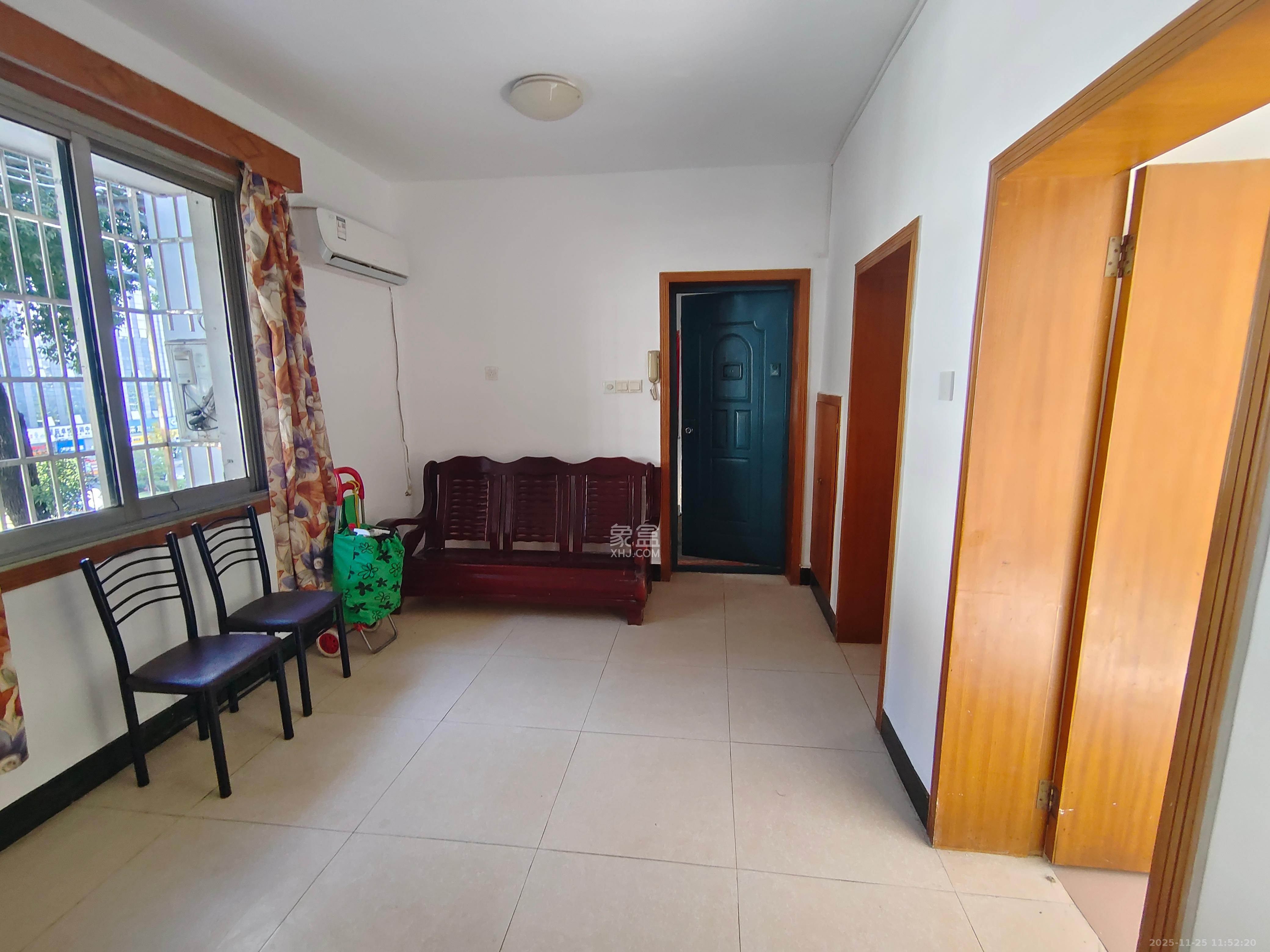 湘仪家园  3室1厅2卫    1600.0元/月室内图