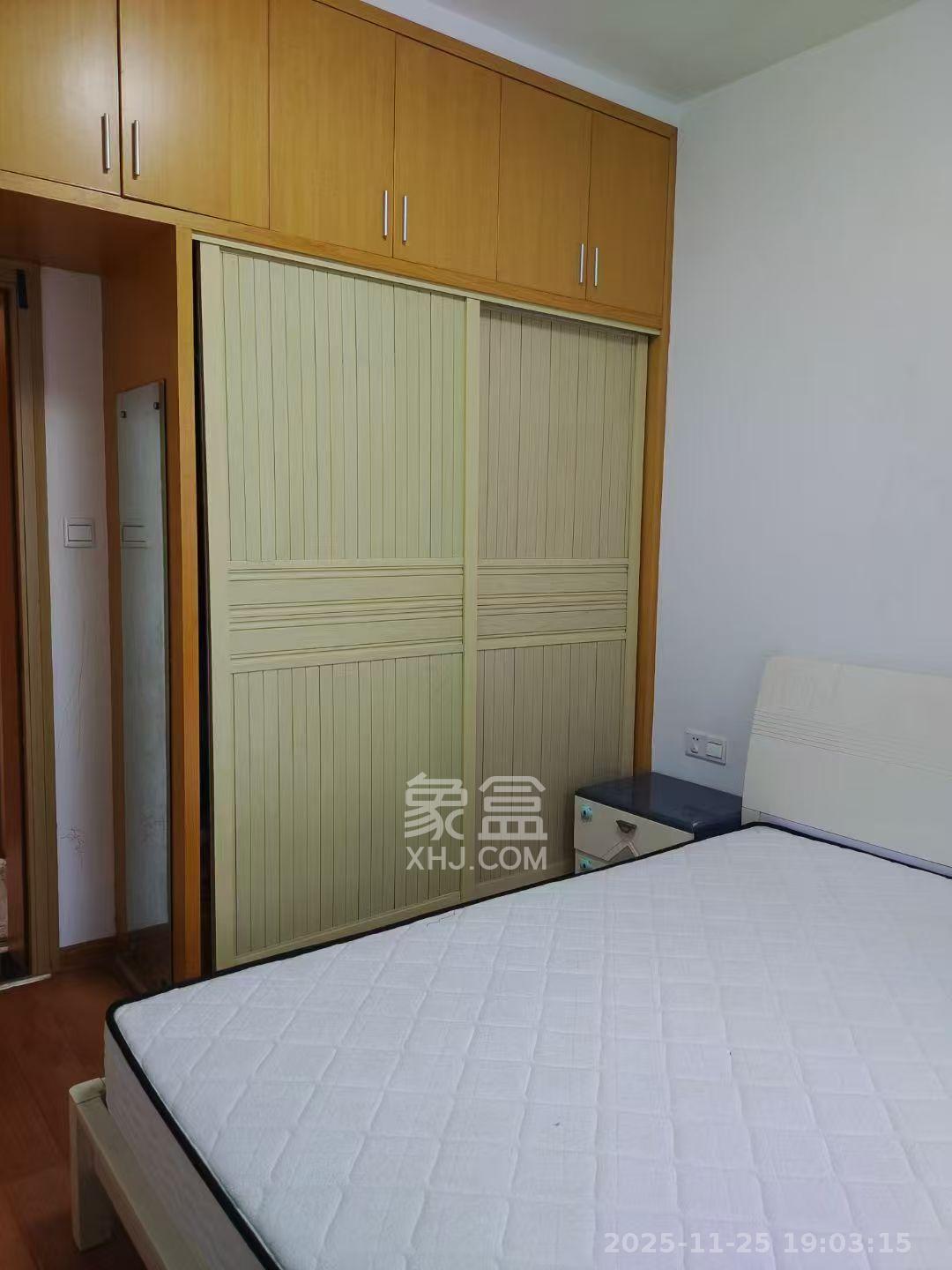 三景国际  3室1厅1卫    1450.0元/月室内图