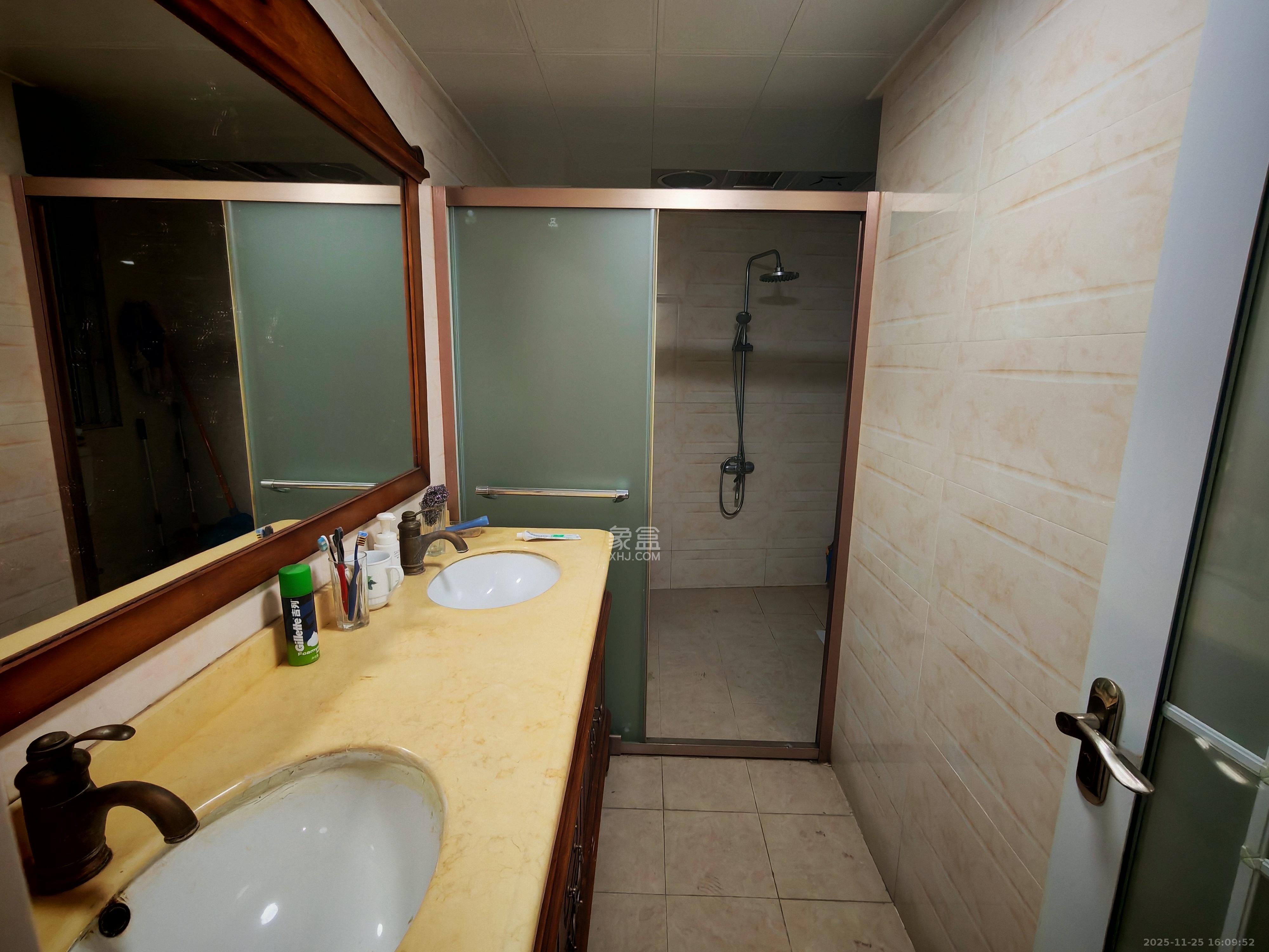 左岸春天 3室2厅2卫 3000.0元/月 左岸春天 3室2厅2卫 3000.0元/月室内图