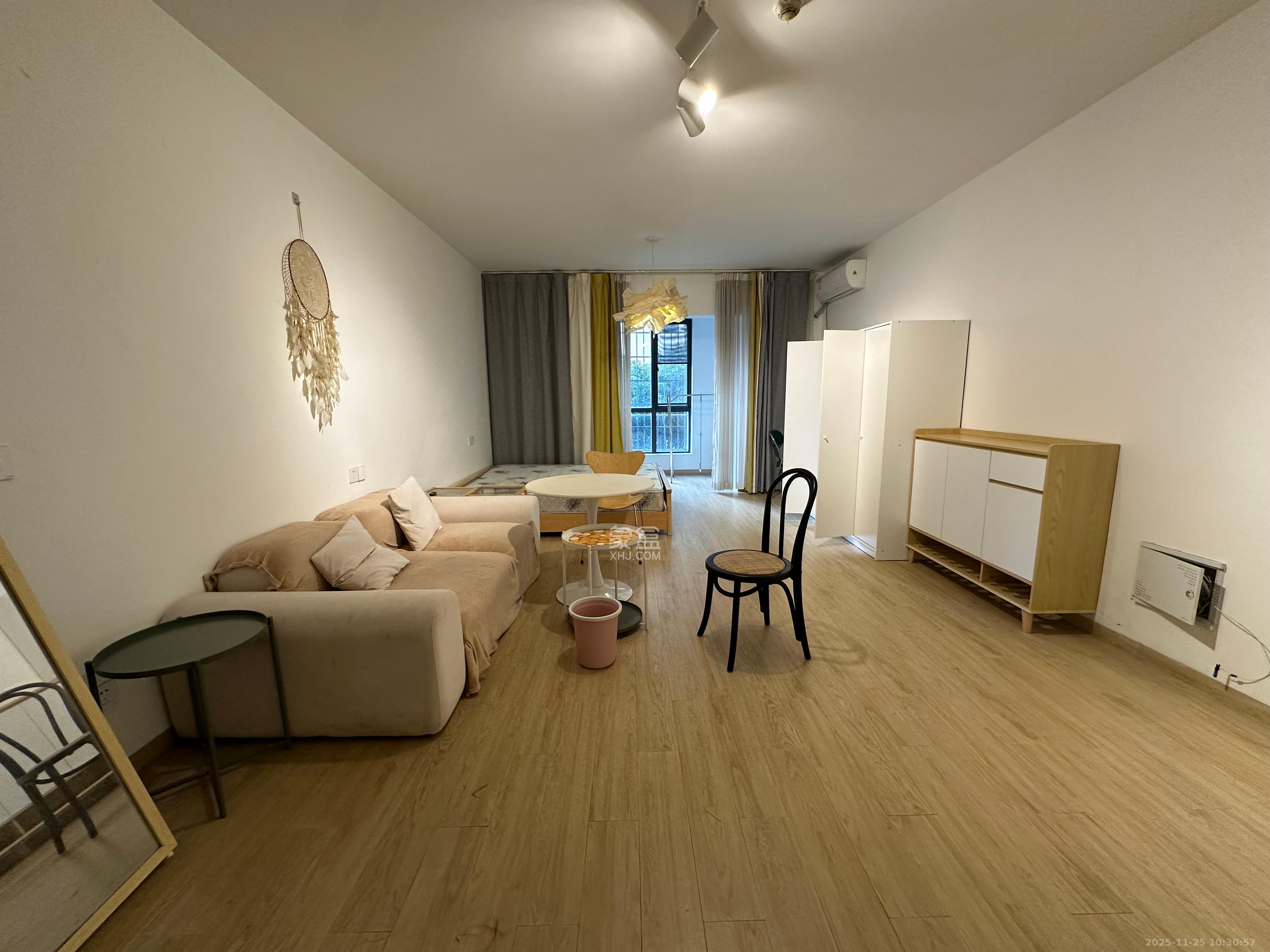 剑桥名门  1室1厅1卫    1400.0元/月