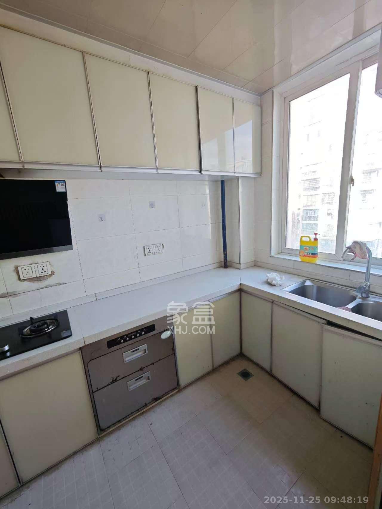 山语城一期 3室2厅2卫 1800.0元/月 山语城一期 3室2厅2卫 1800.0元/月室内图