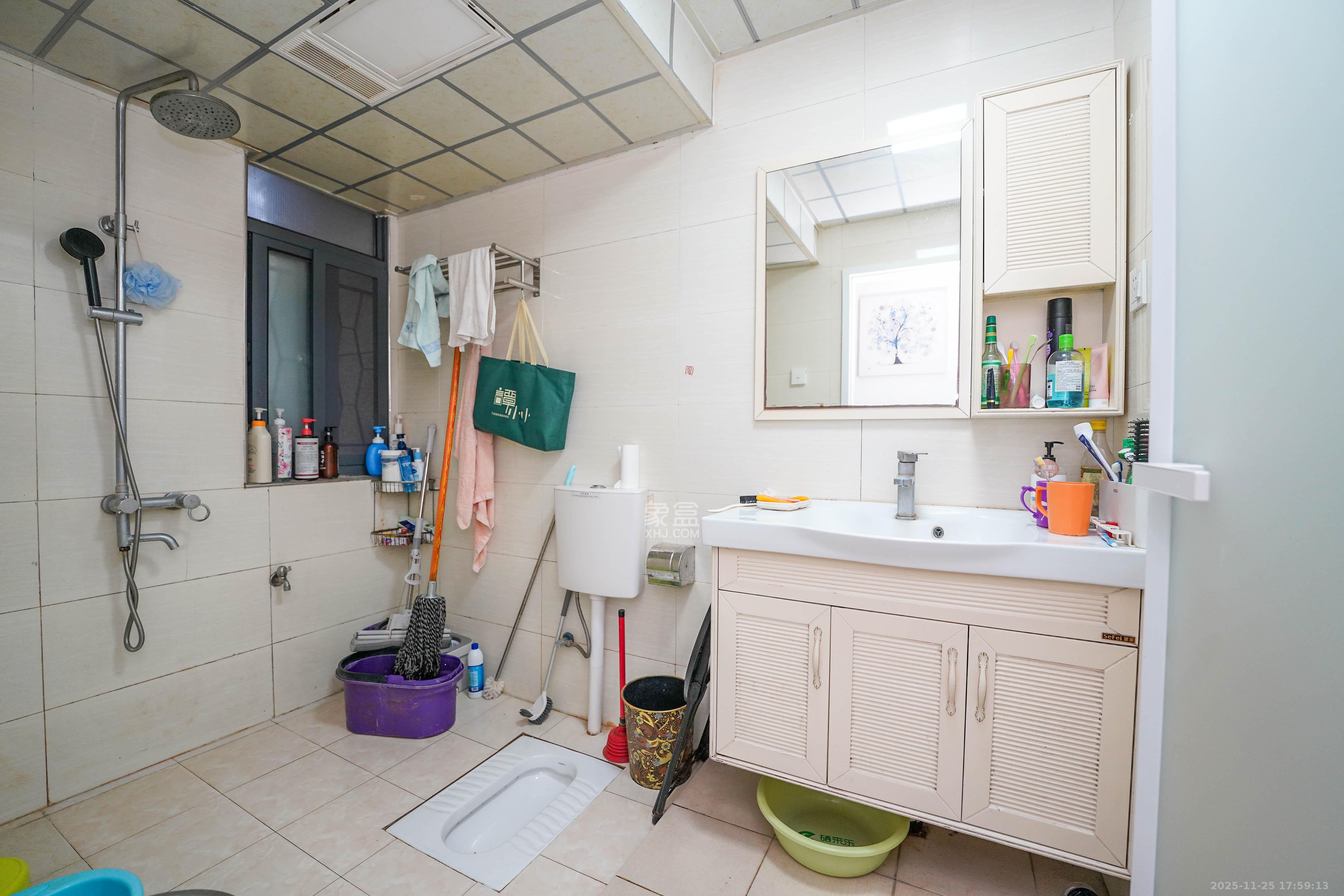 五矿格澜郡 3室2厅1卫 73.8万 五矿格澜郡 3室2厅1卫 73.8万卫生间