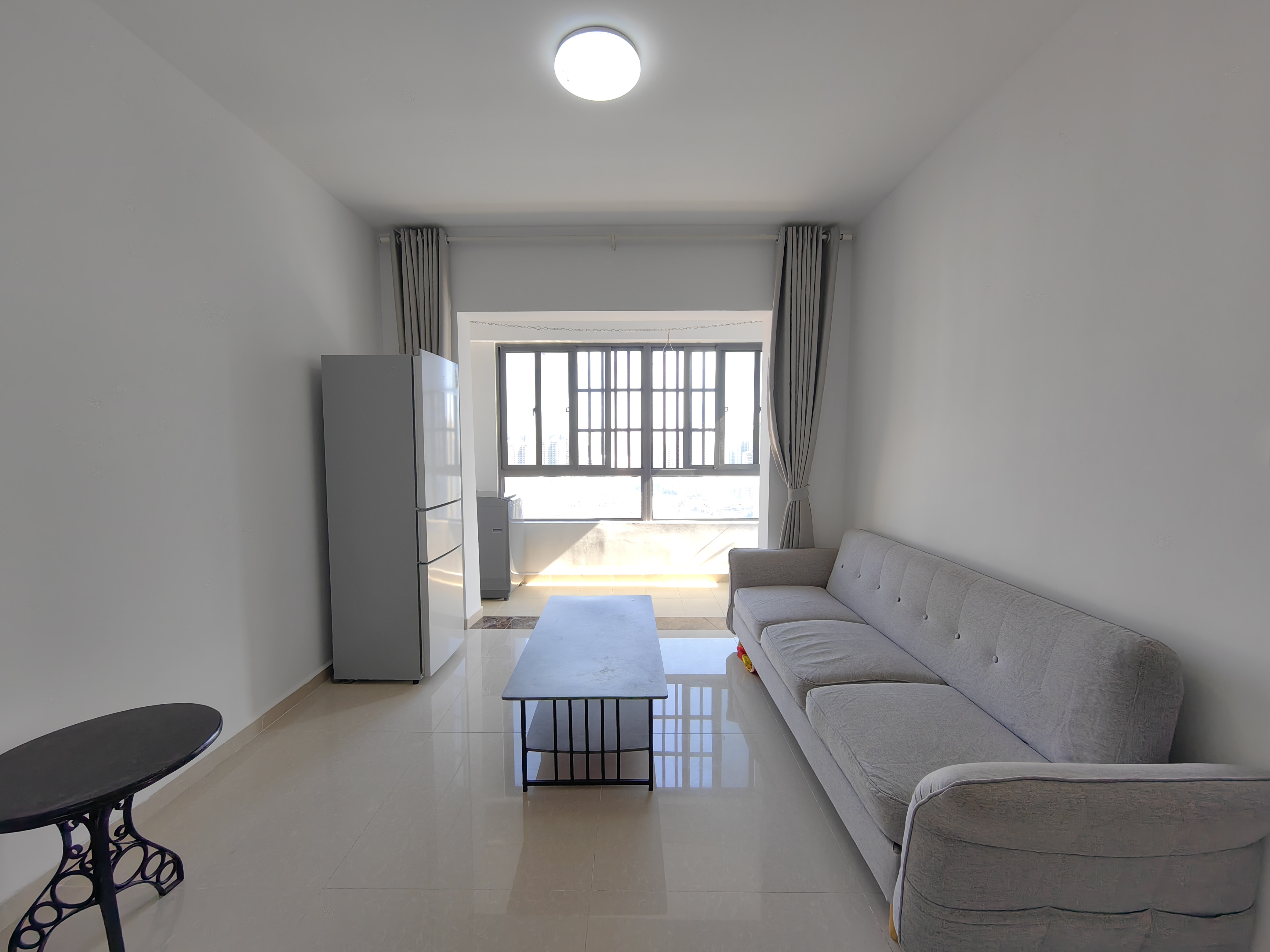 坡巷雅苑  1室0厅0卫    2400.0元/月