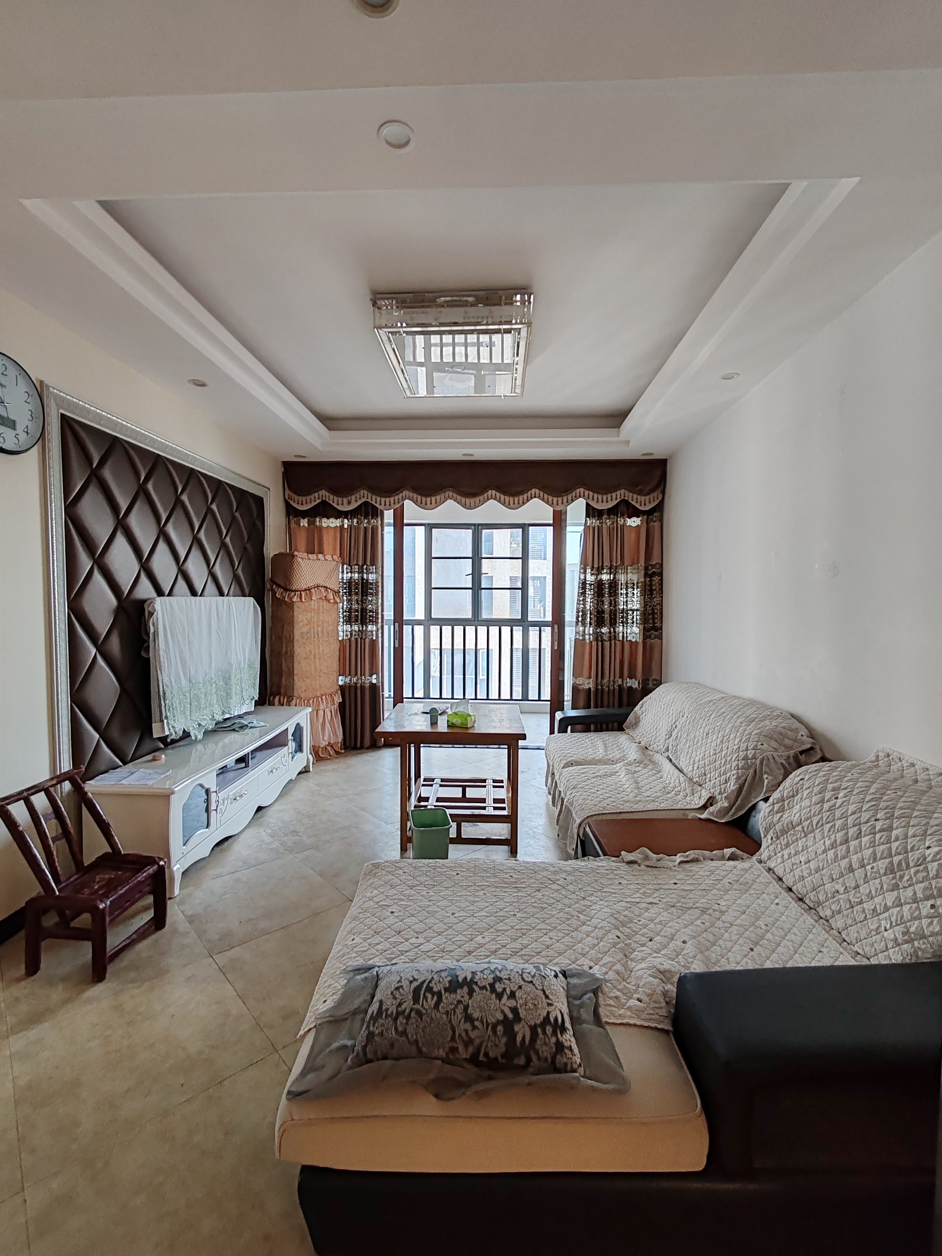 逸臣中央  2室2厅1卫    1800.0元/月