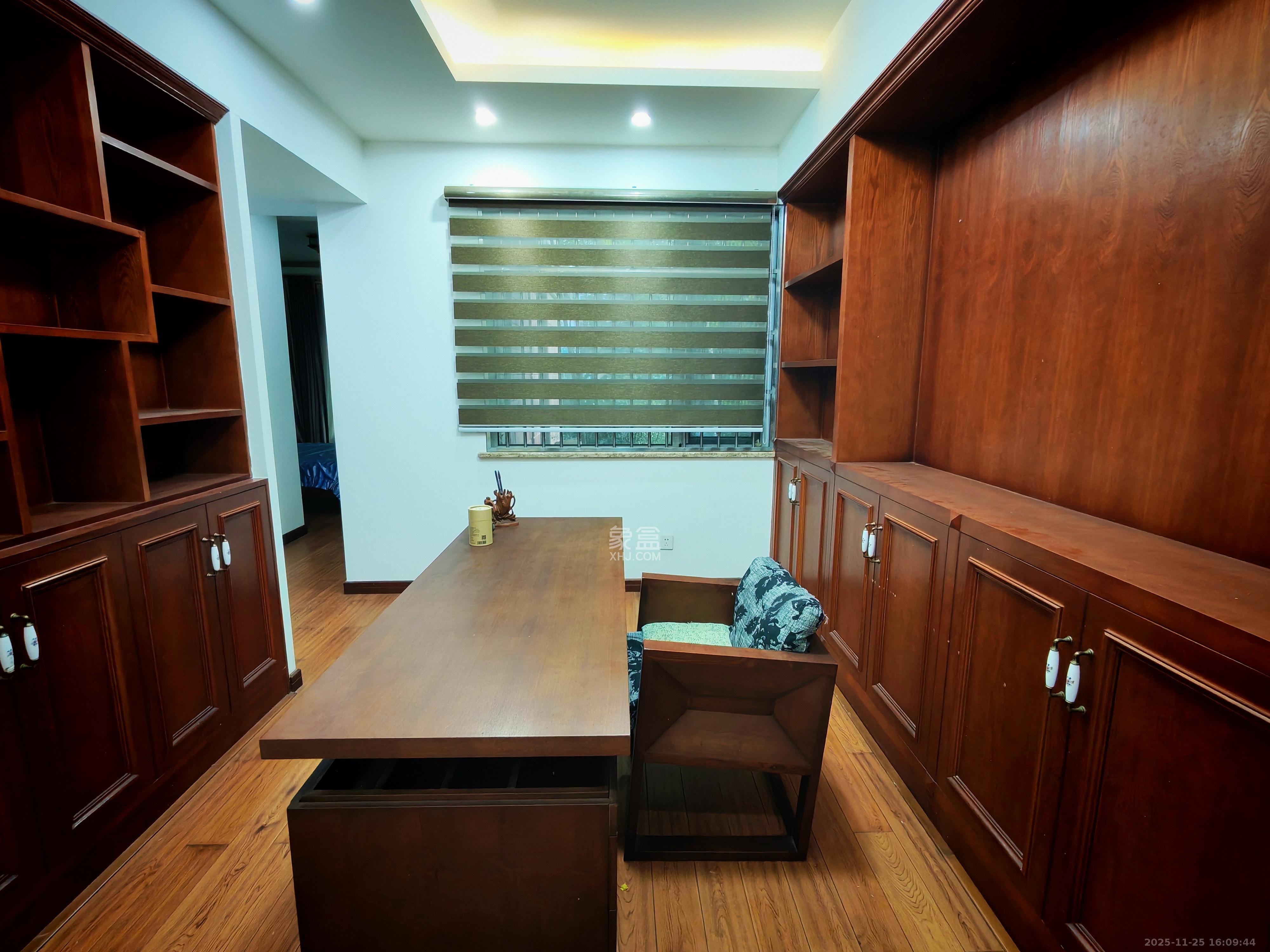 左岸春天  3室2厅2卫    3000.0元/月室内图